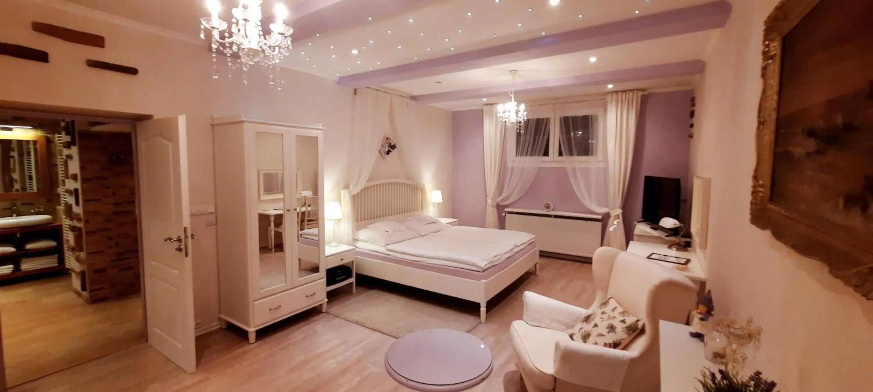 Bed in Hotel Excellent