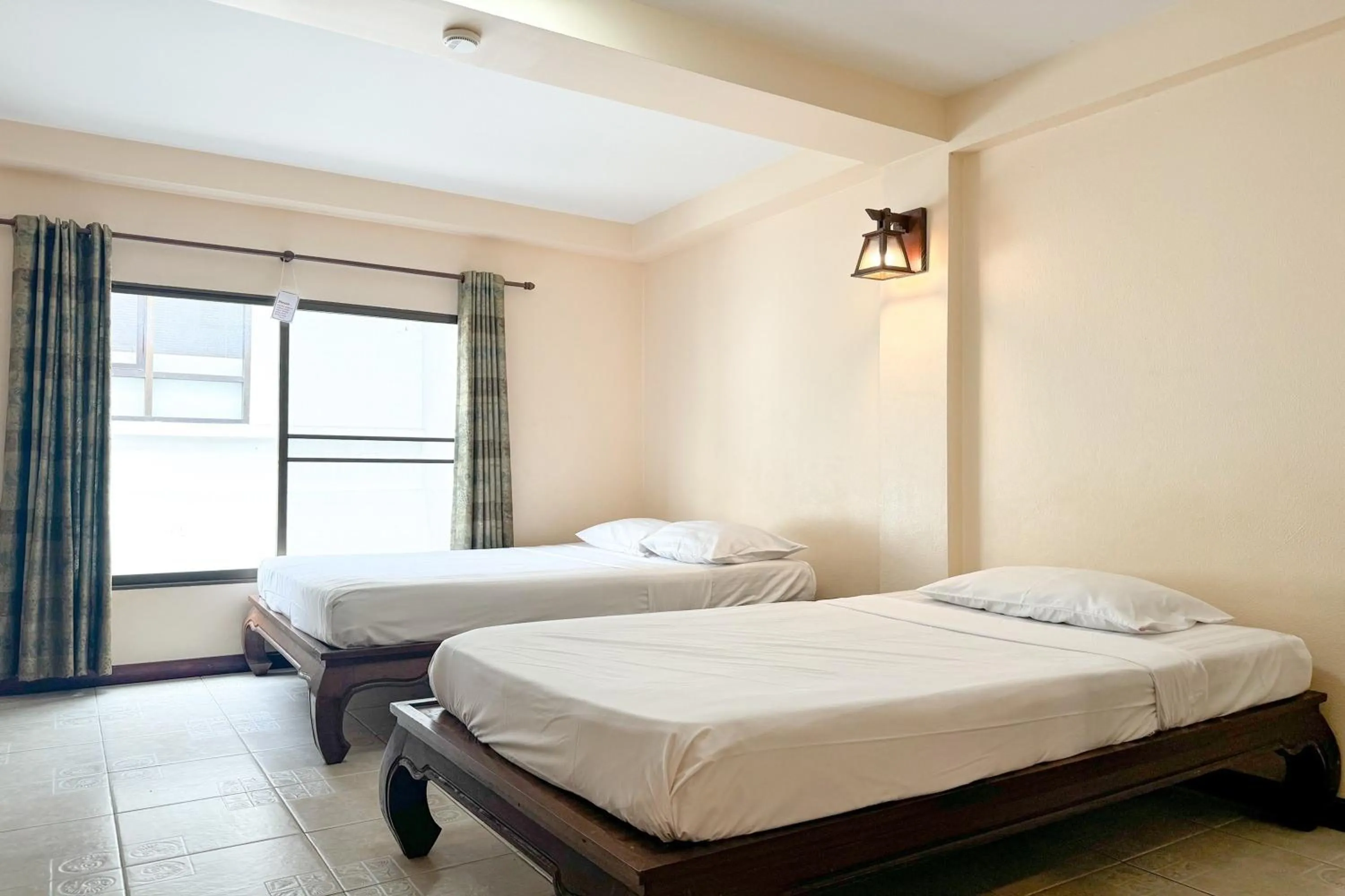 Bedroom, Bed in SK House 2