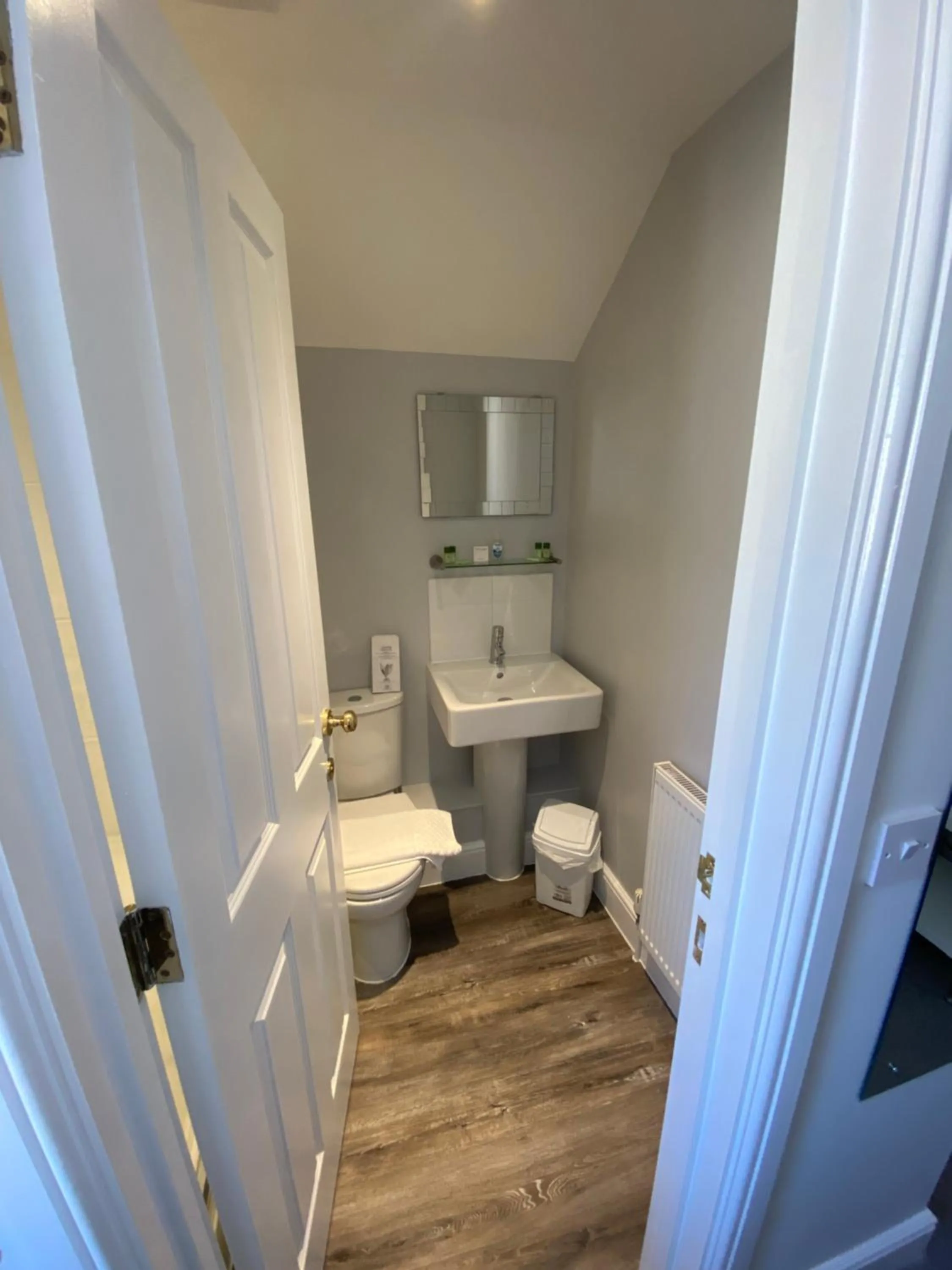 Bathroom in The Swan @Old Stratford