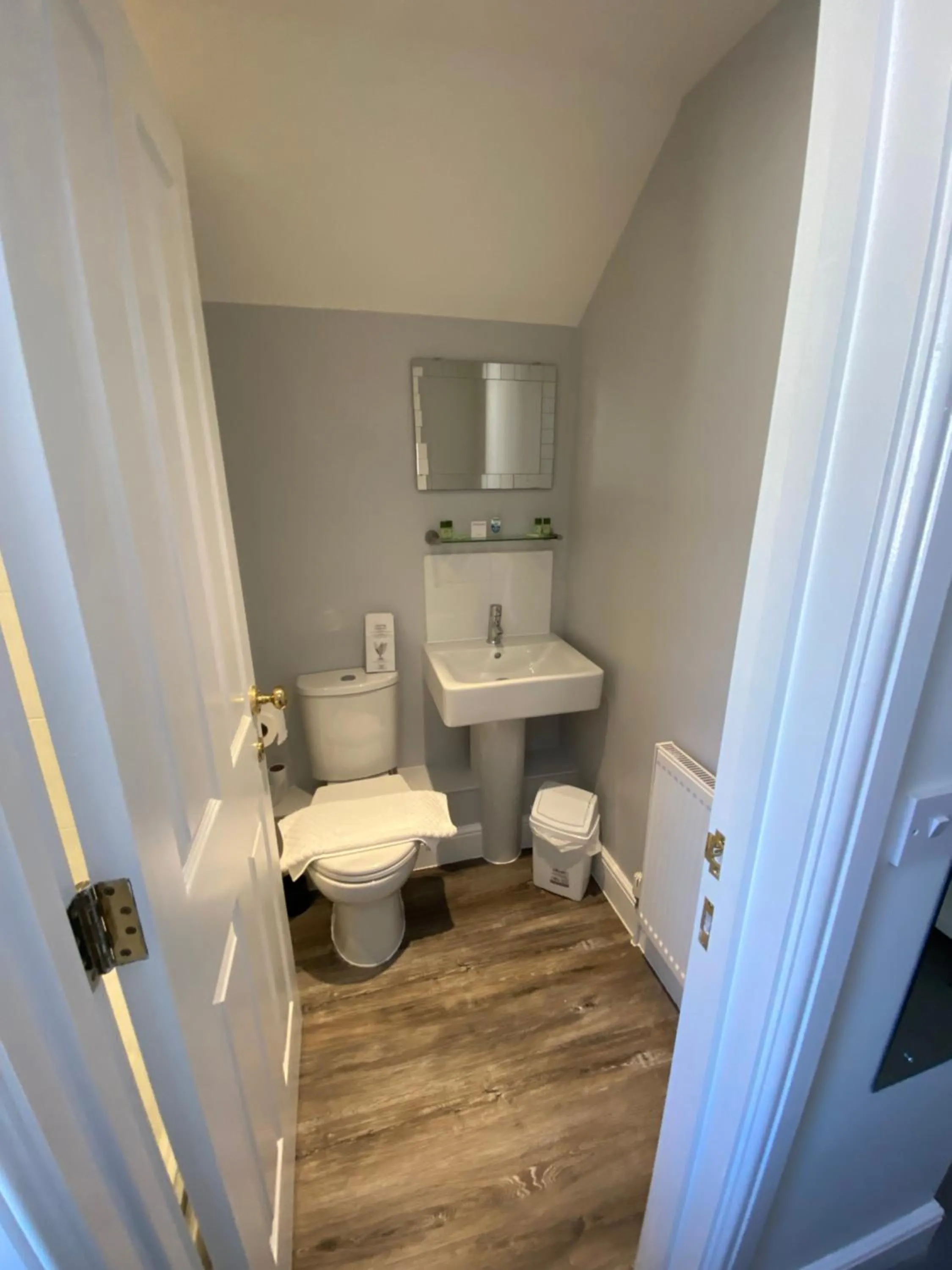 Bathroom in The Swan @Old Stratford