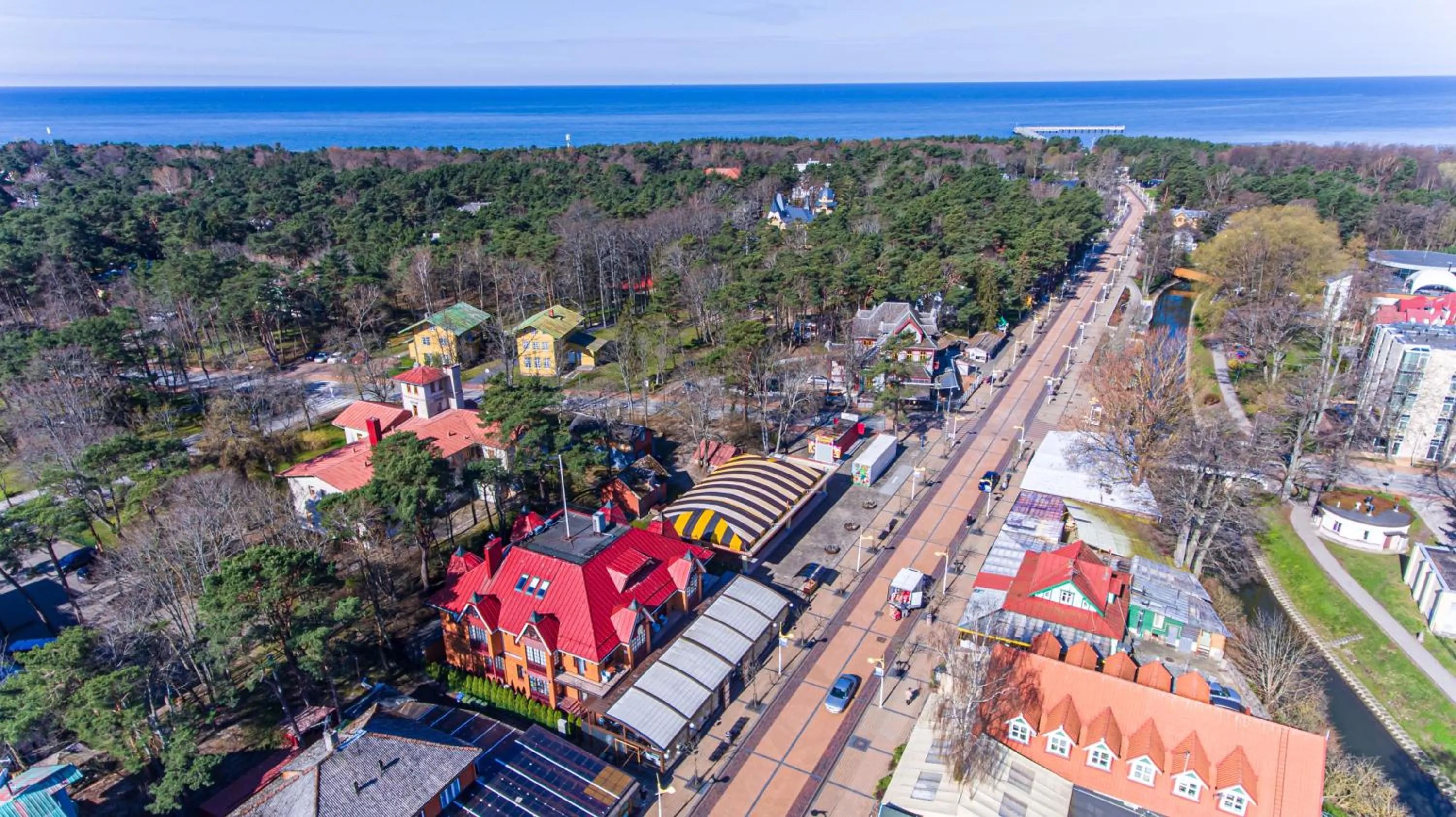 Property building in Senoji Hansa Hotel