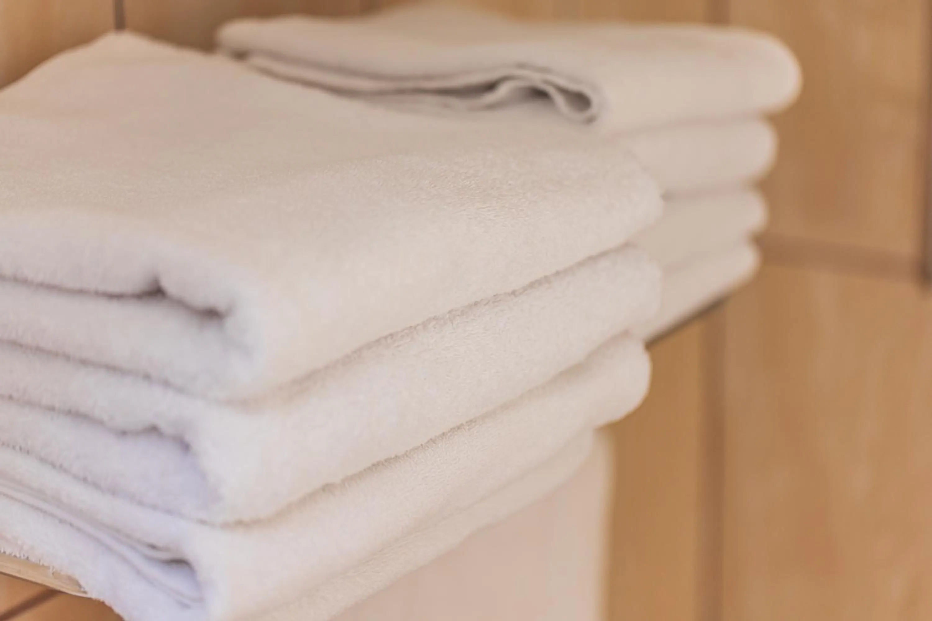 Bathroom in Senoji Hansa Hotel