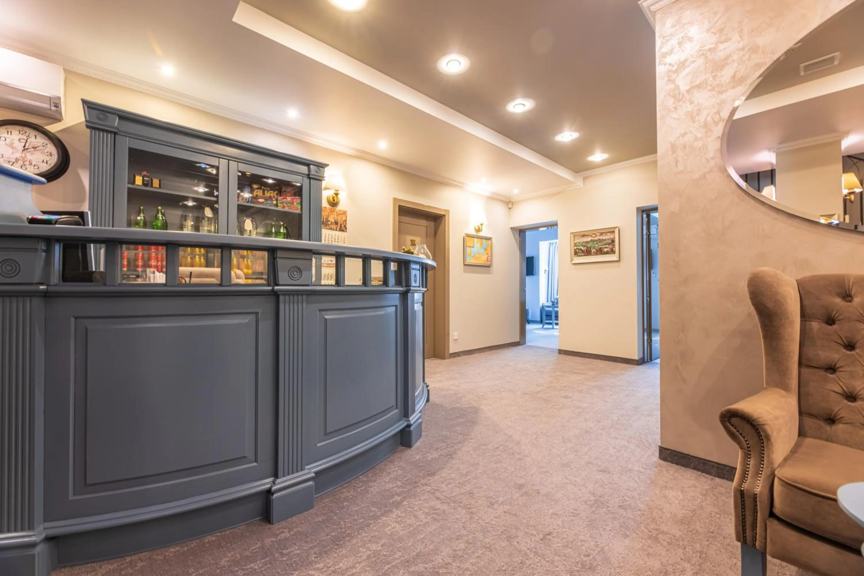 Lobby or reception in Senoji Hansa Hotel