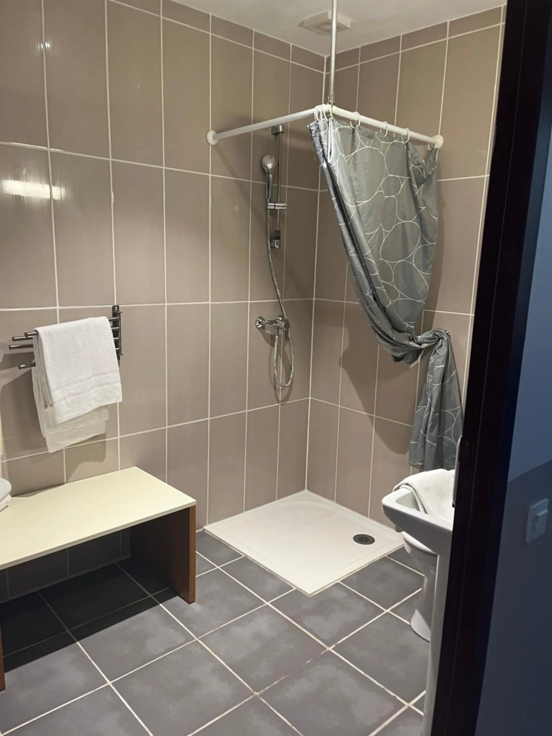 Shower in Hotel Aurelia