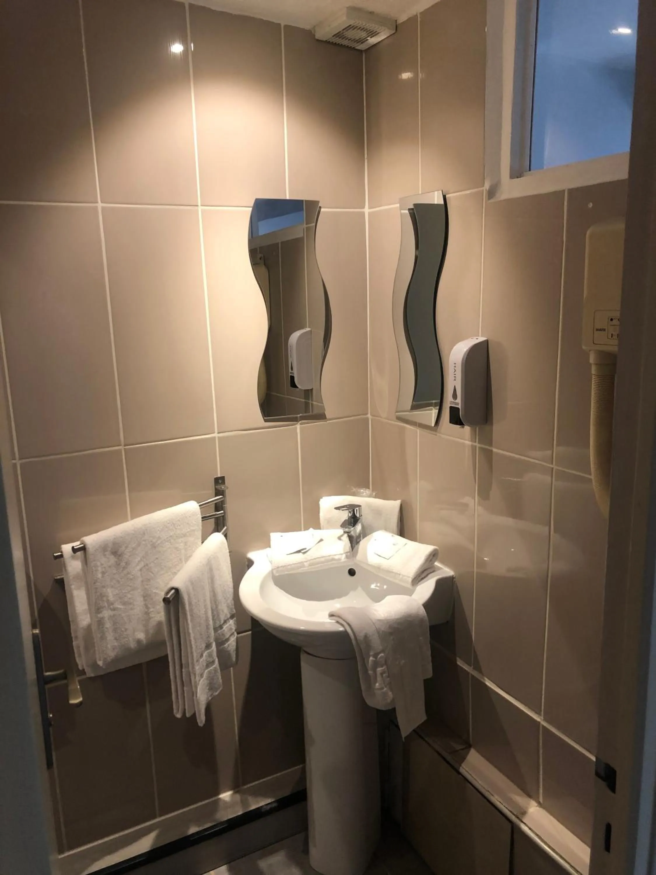 Bathroom in Hotel Aurelia