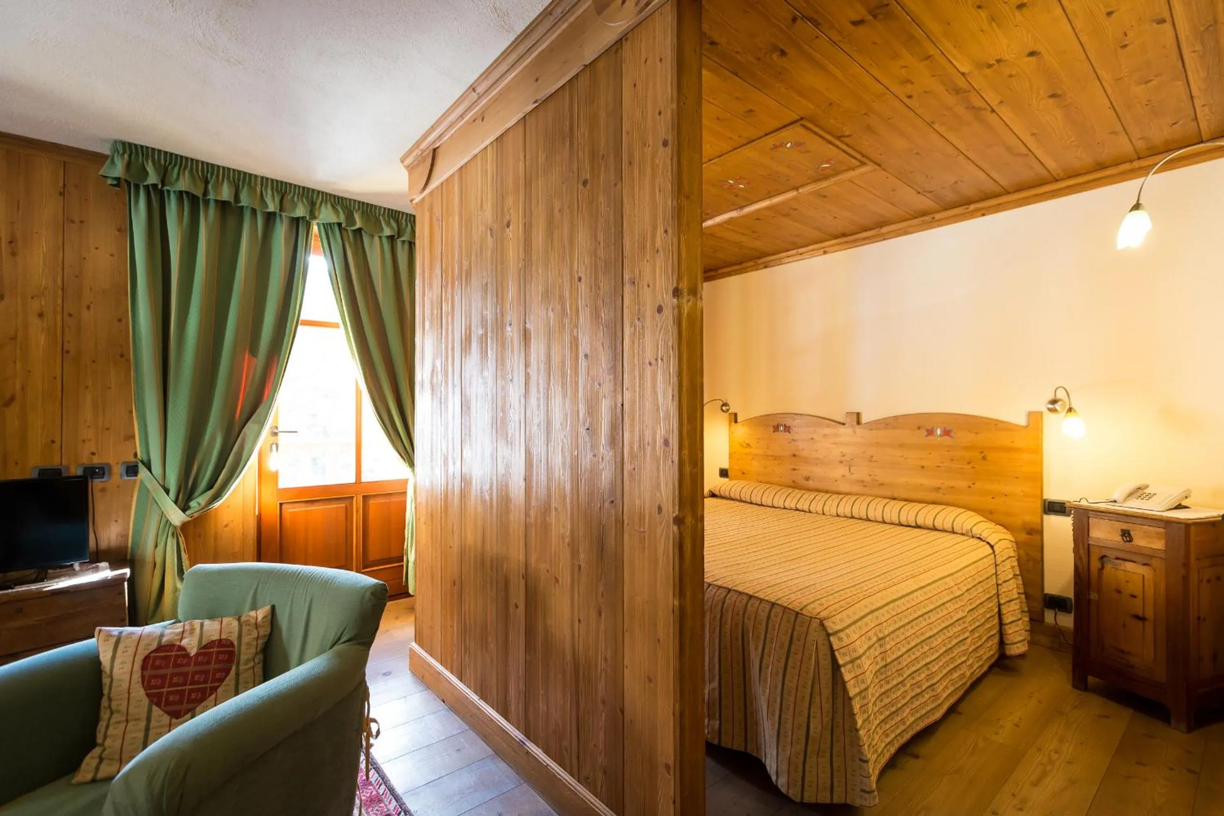 Photo of the whole room, Bed in Hotel Lyshaus