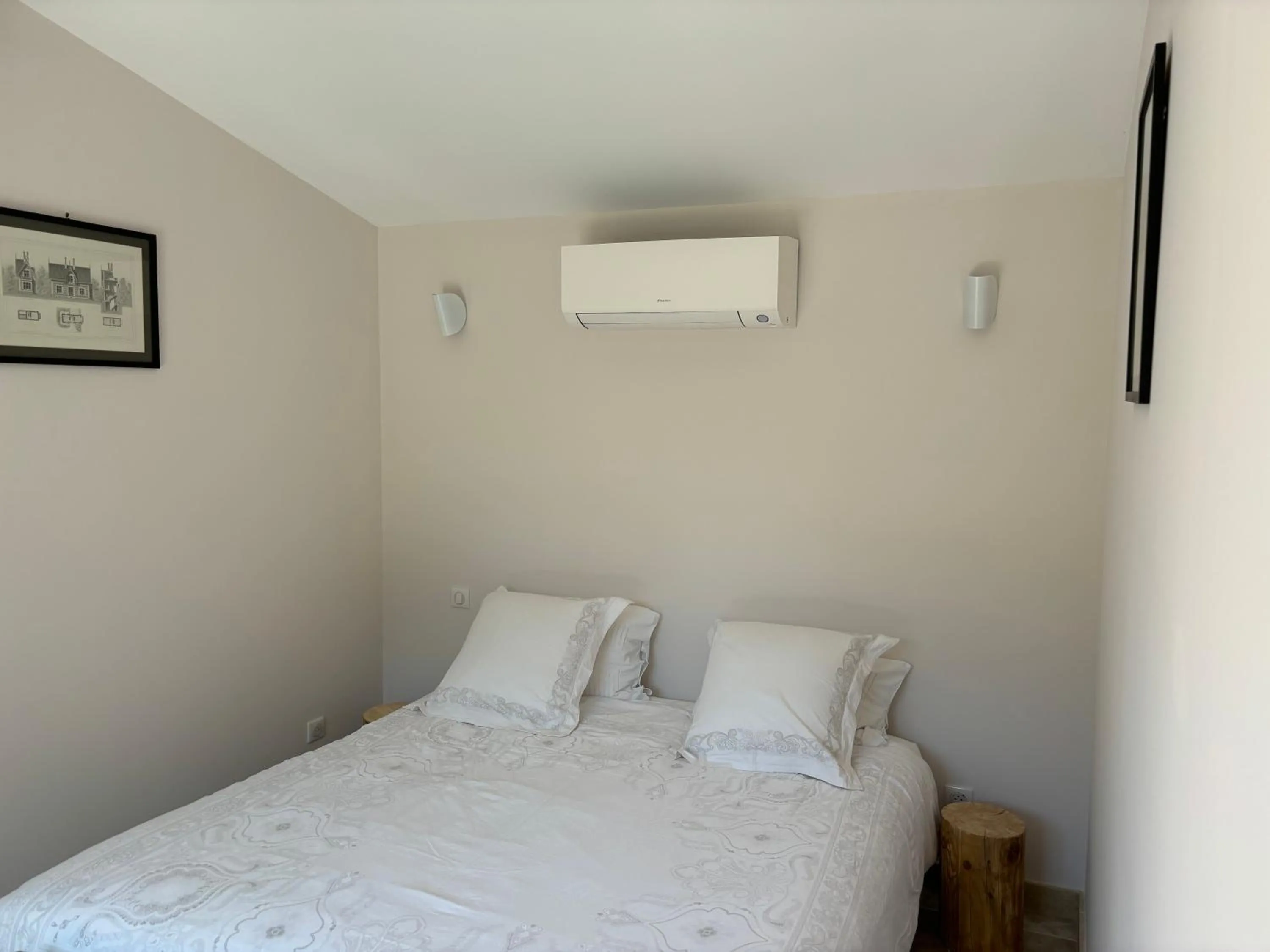 Bed in le Mas des Pignes -adults only