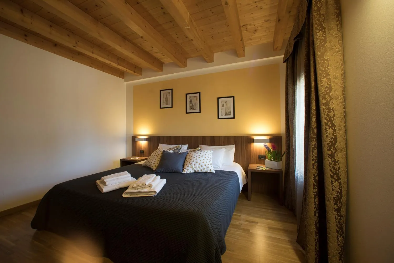 Bedroom, Bed in Hotel C25