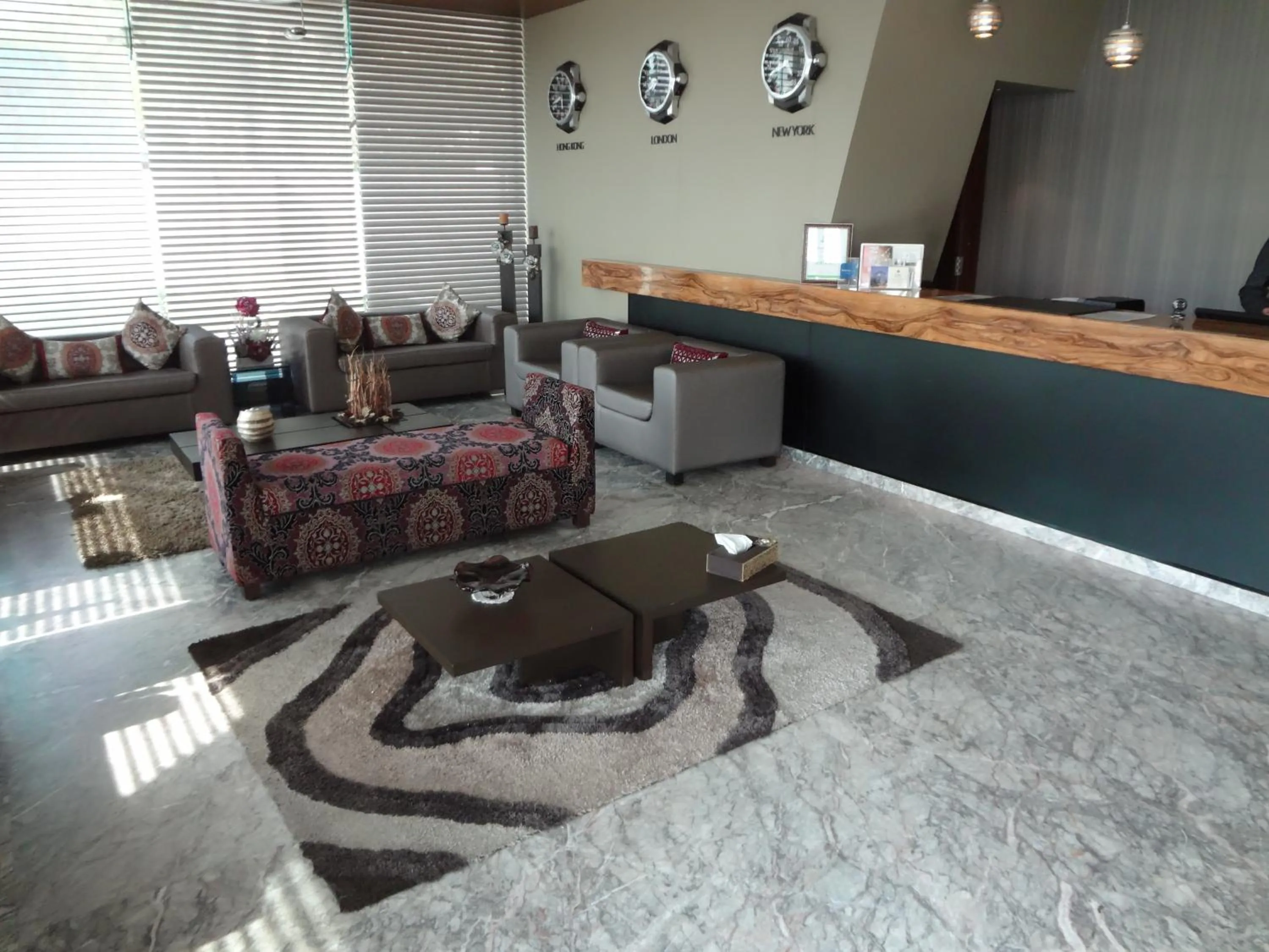 Lobby or reception in Hotel Suba International Sahar Road Mumbai