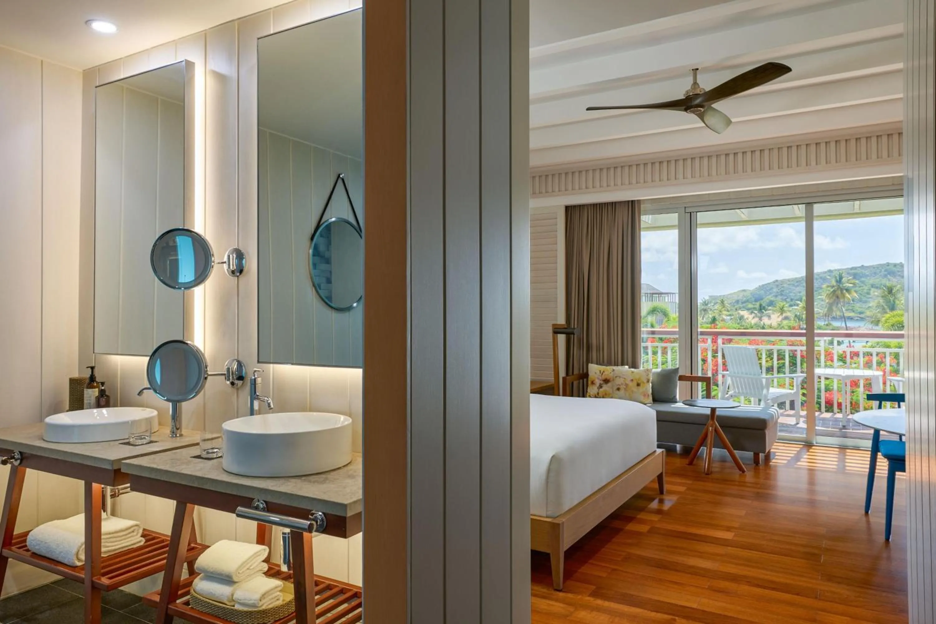 Bathroom, Bed in Park Hyatt St. Kitts