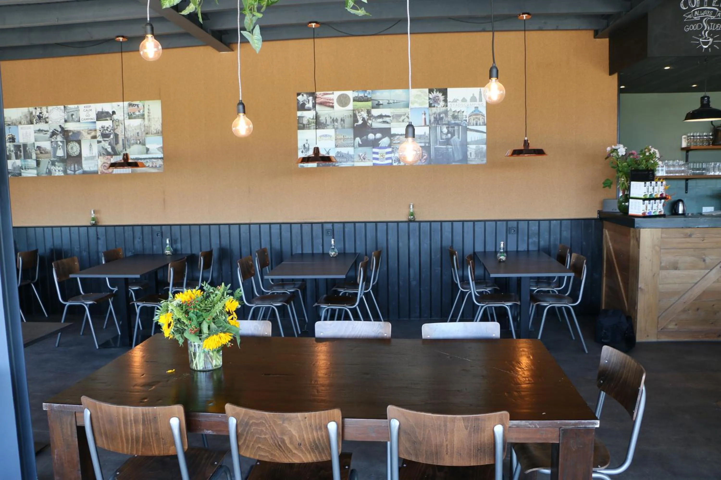 Property building in Hotel Chalets Middelburg