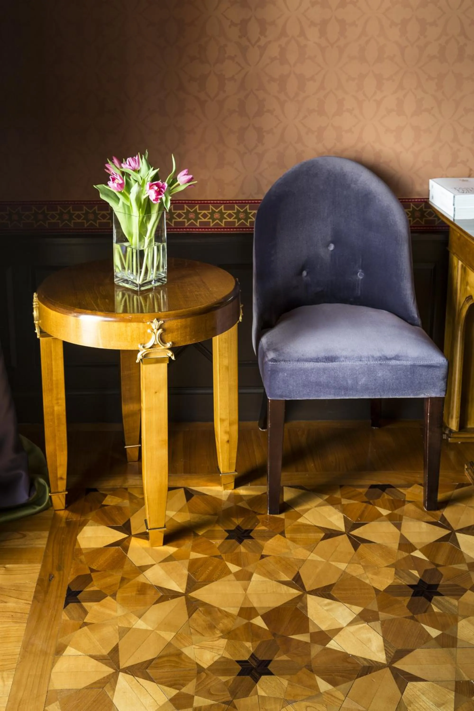 Seating area in Villa Cora