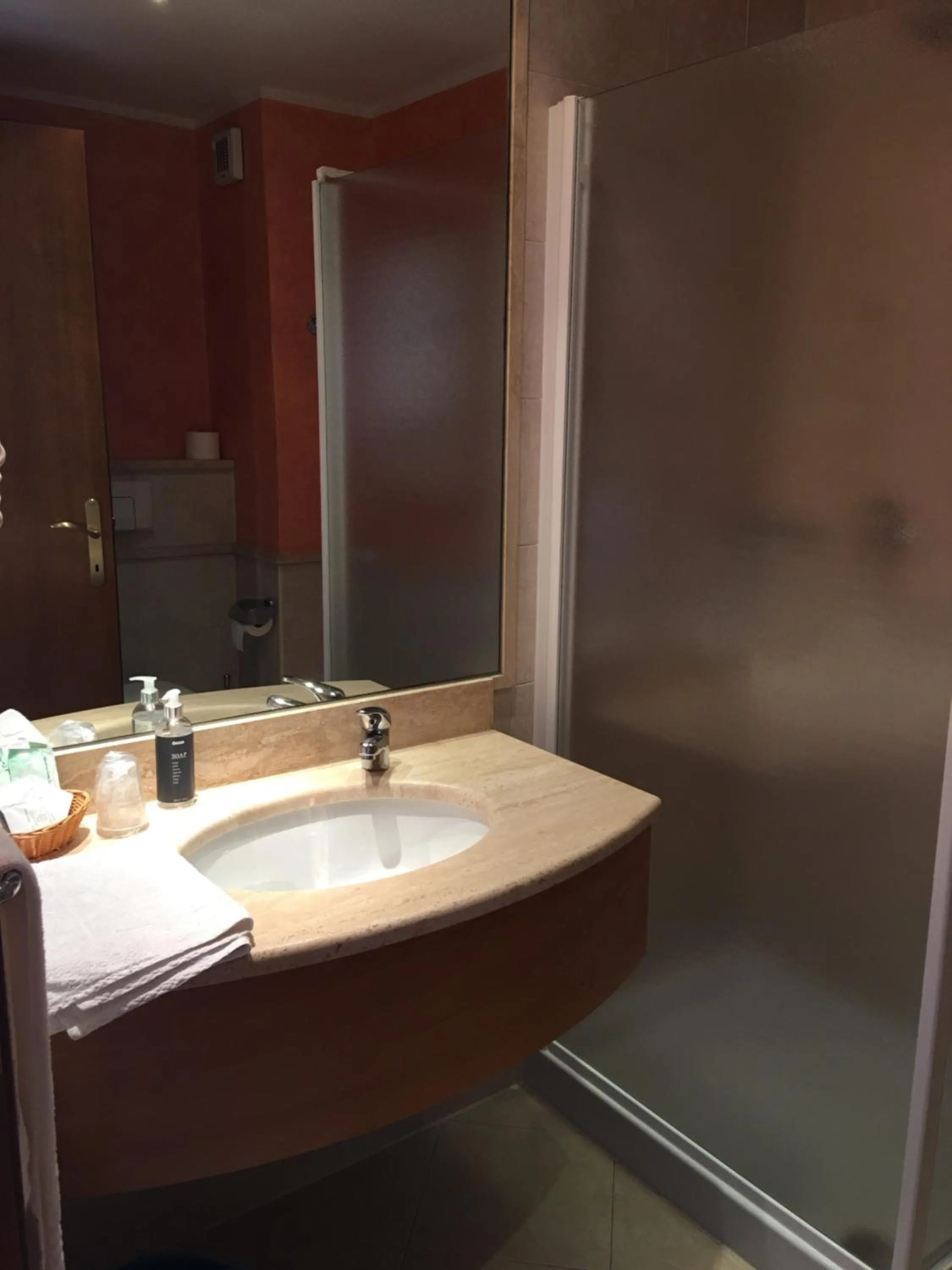 Bathroom in Belvedere Hotel & Villa