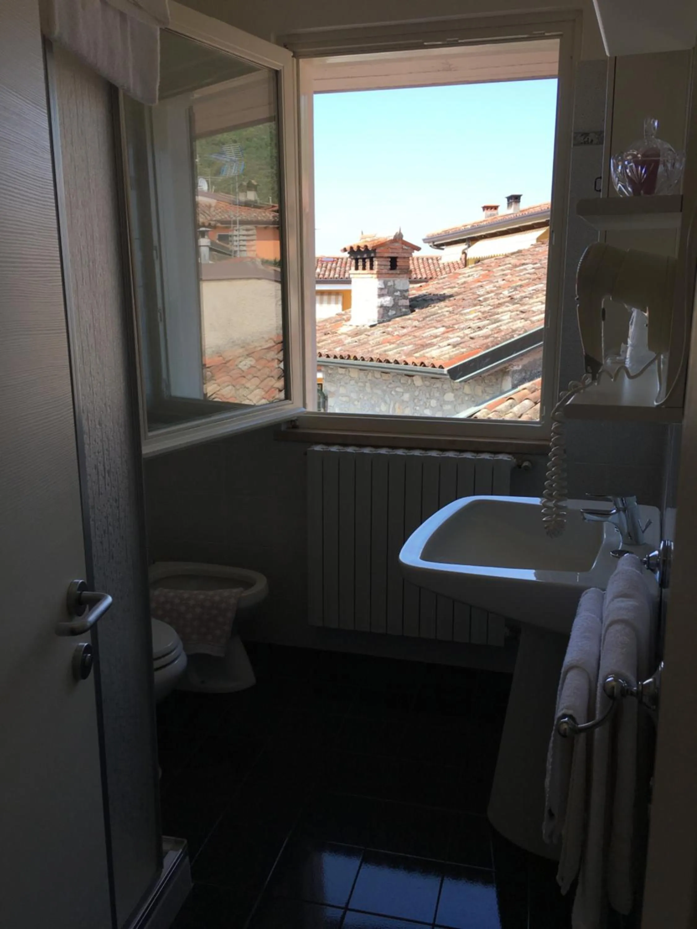 Bathroom in Belvedere Hotel & Villa