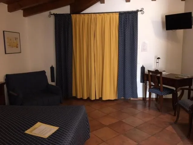 Photo of the whole room in Belvedere Hotel & Villa