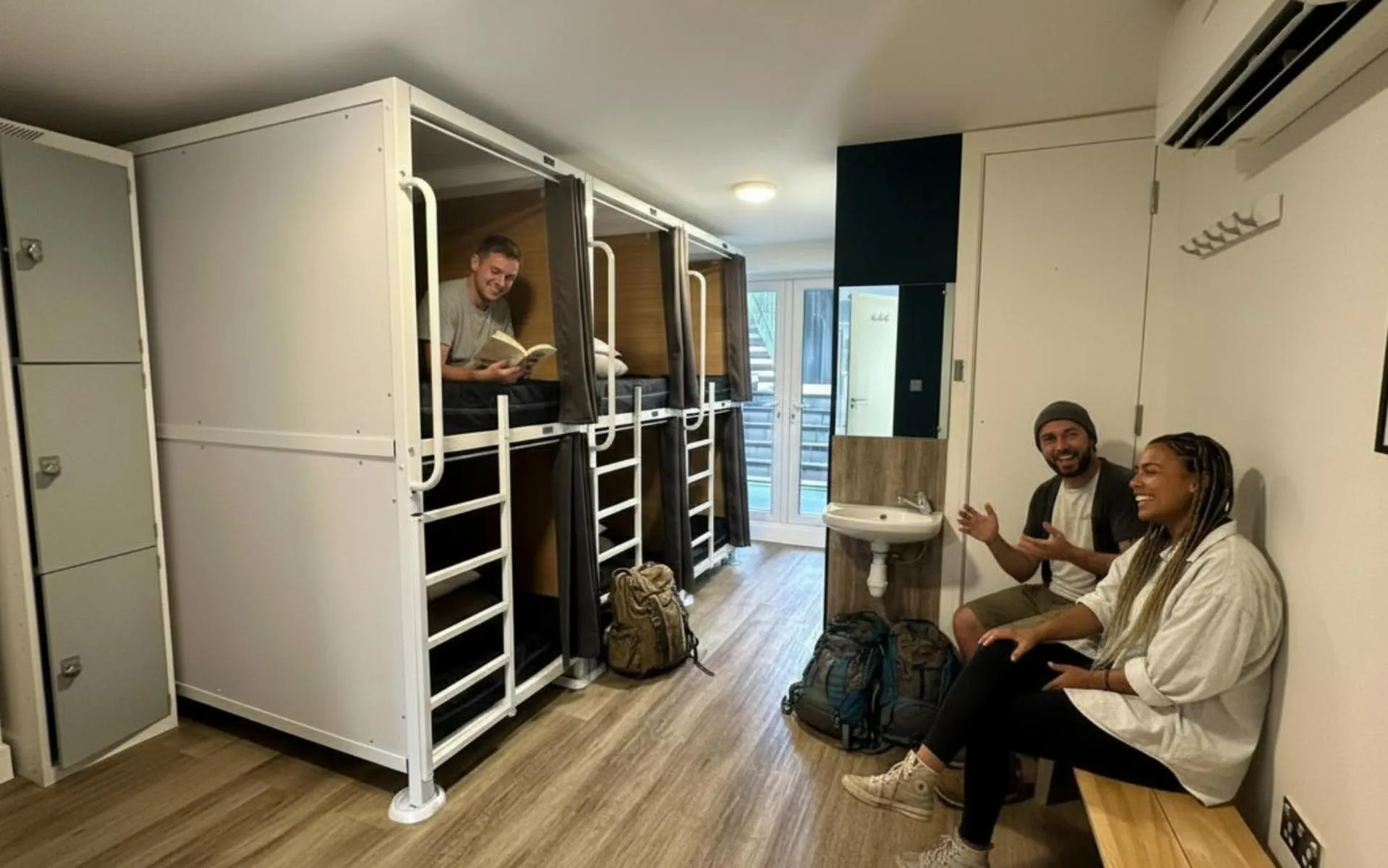 Bedroom in Smart Camden Inn