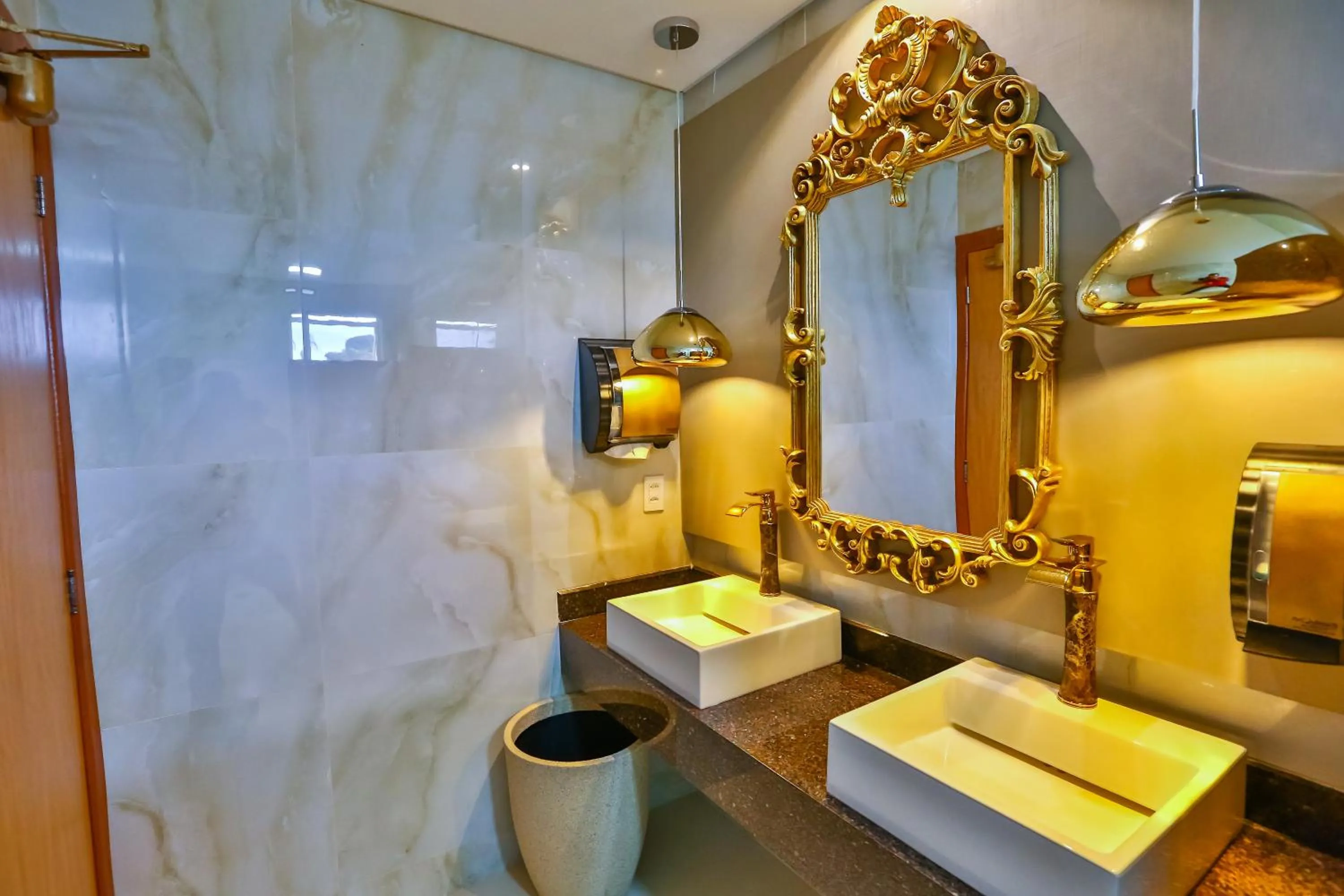 Golden Lis Hotel Boutique