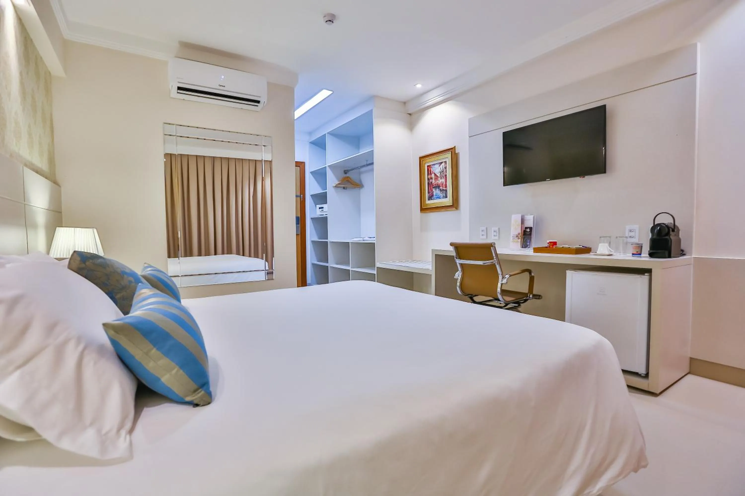 Bed in Golden Lis Hotel Boutique