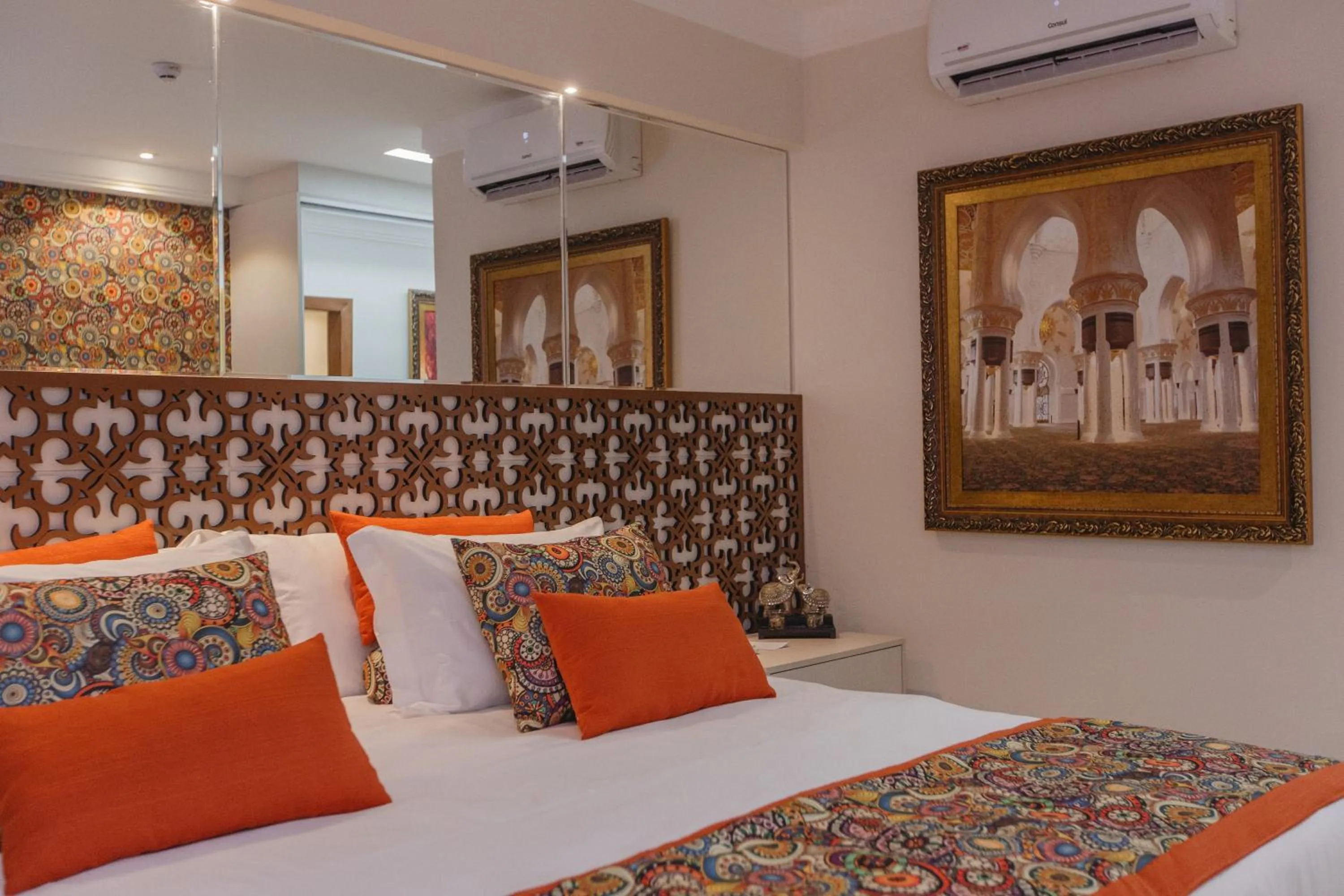 Bed in Golden Lis Hotel Boutique