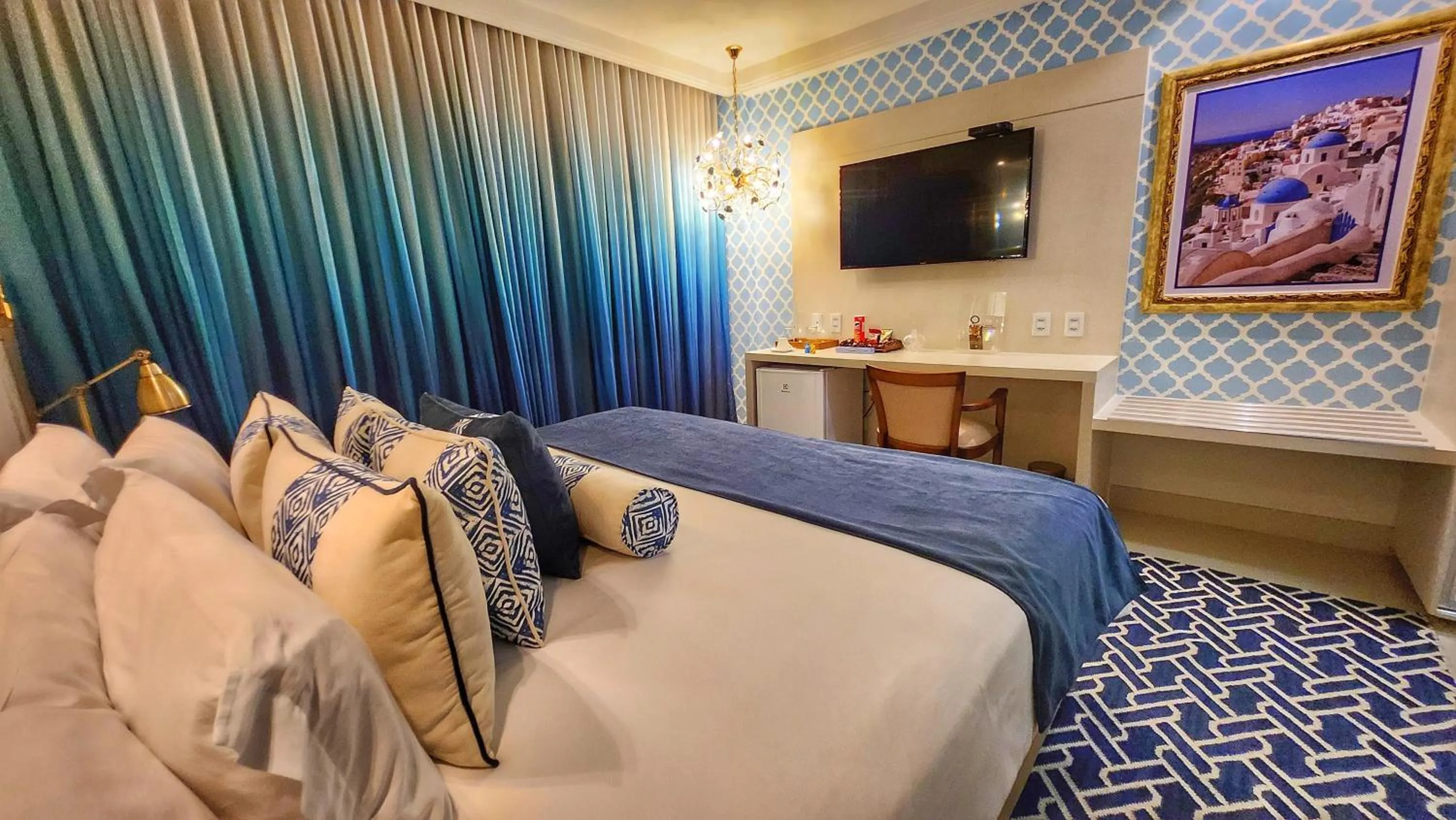 Bed in Golden Lis Hotel Boutique