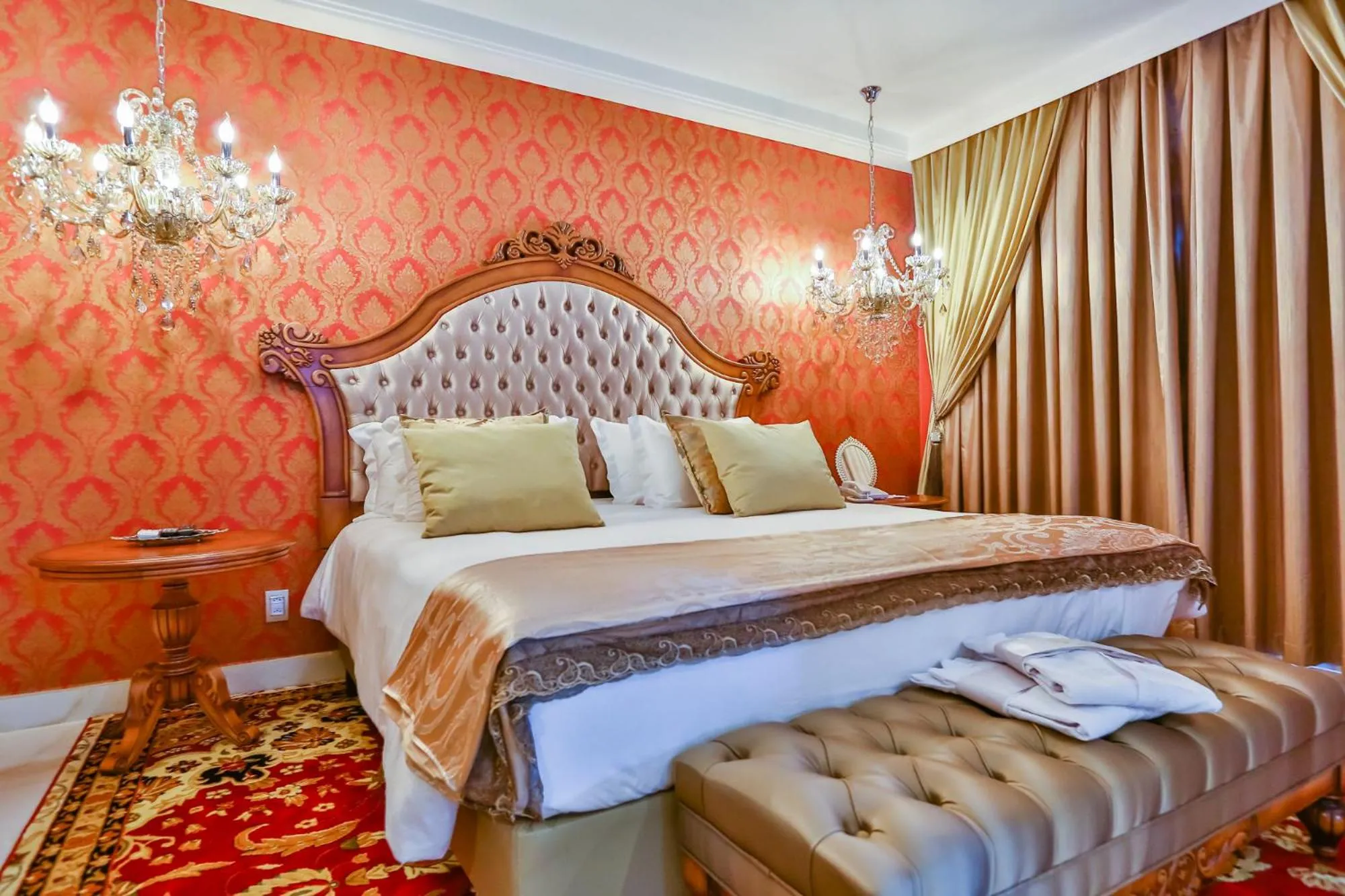 Bed in Golden Lis Hotel Boutique