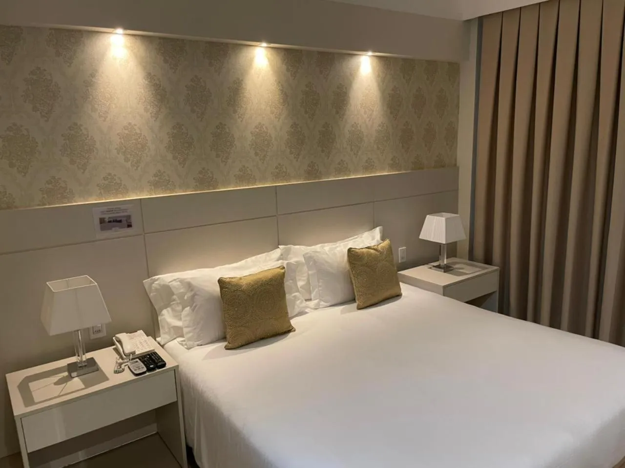 Bed in Golden Lis Hotel Boutique