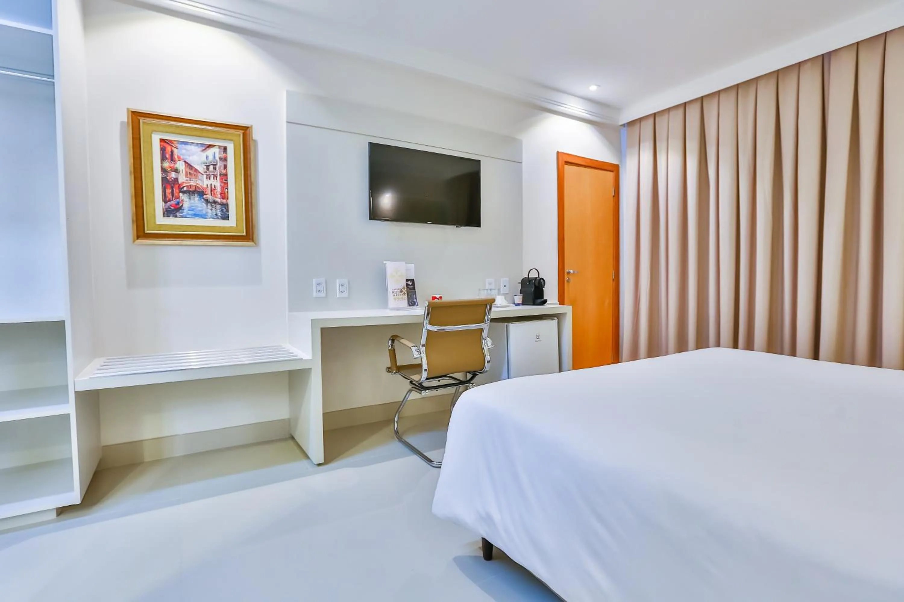 Bed in Golden Lis Hotel Boutique