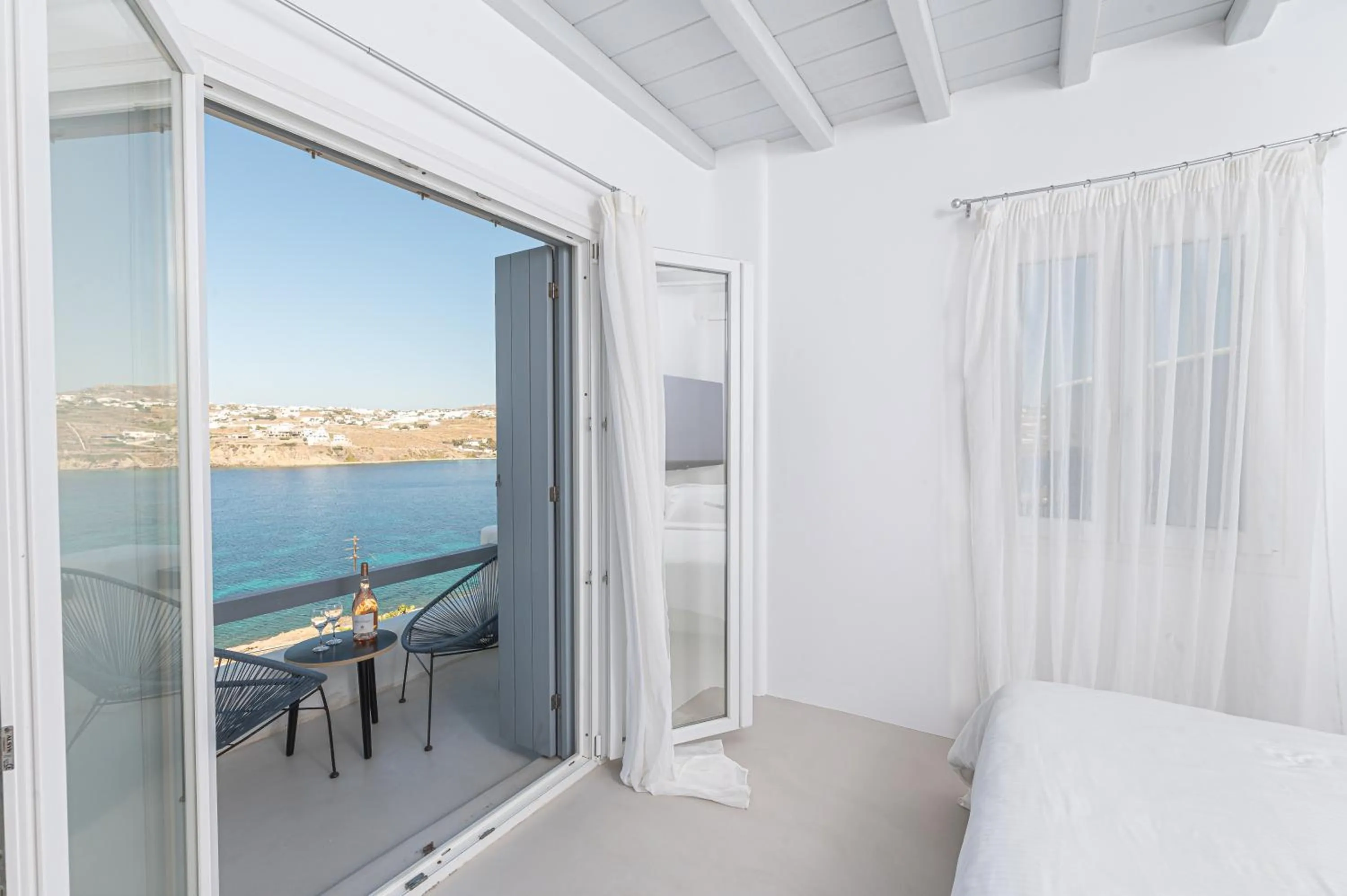 Bed in Carpe Diem Villas Mykonos ,Heated Pool!