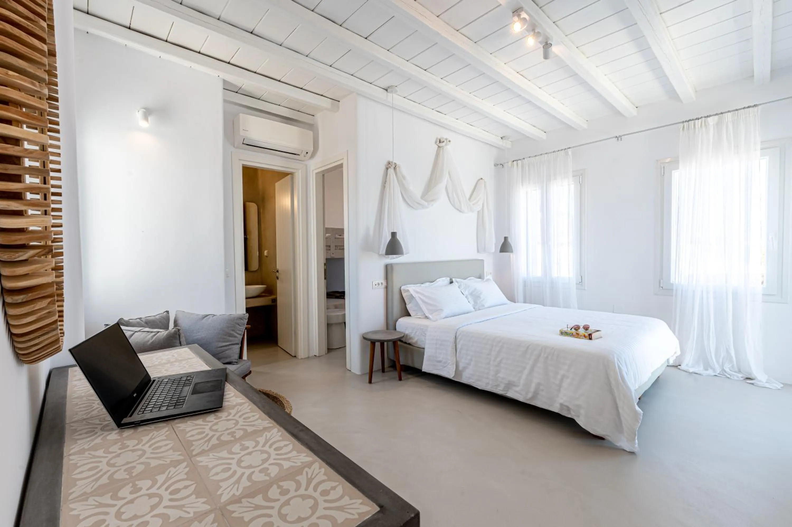 Bed in Carpe Diem Villas Mykonos ,Heated Pool!