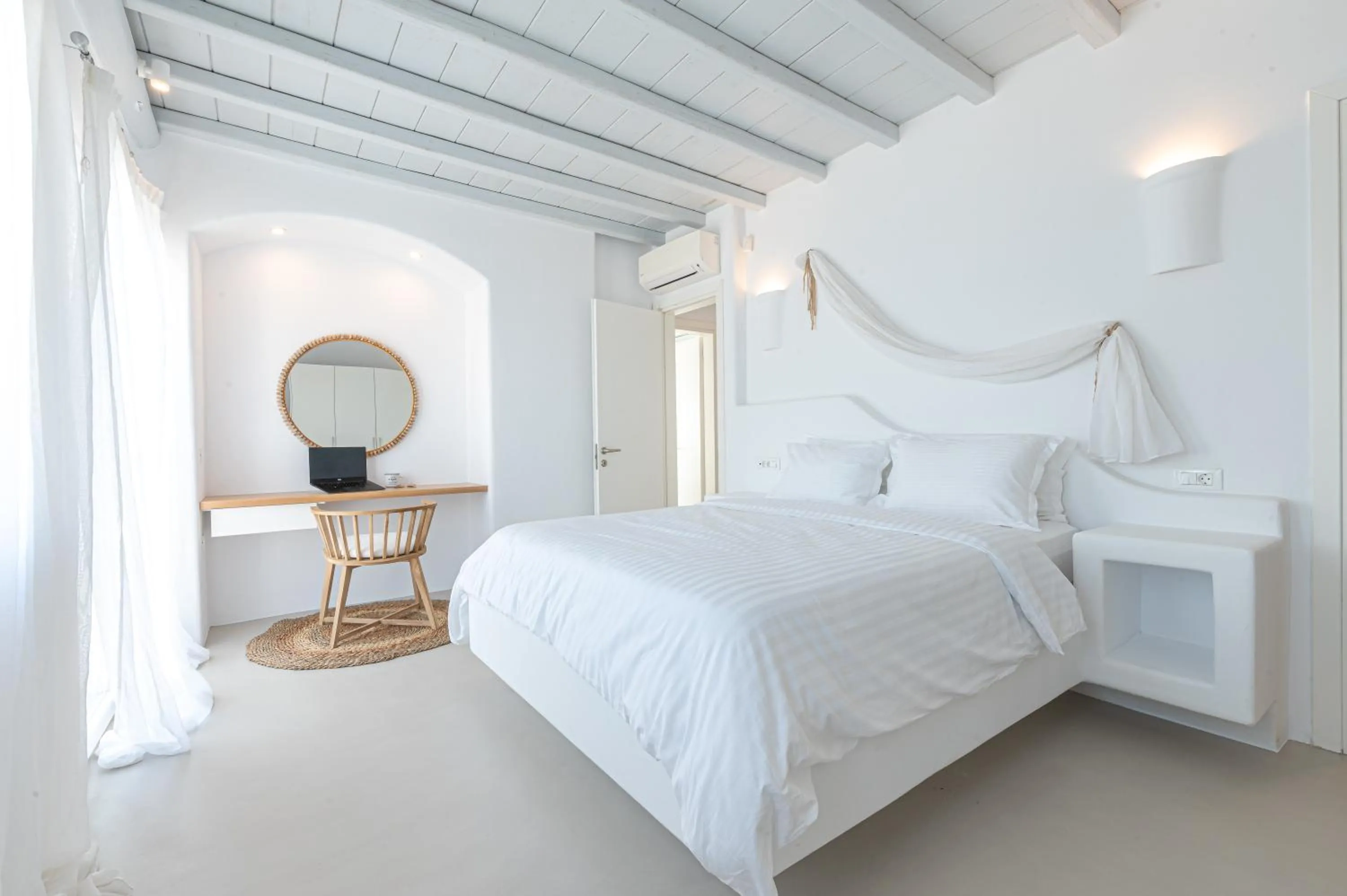 Bed in Carpe Diem Villas Mykonos ,Heated Pool!