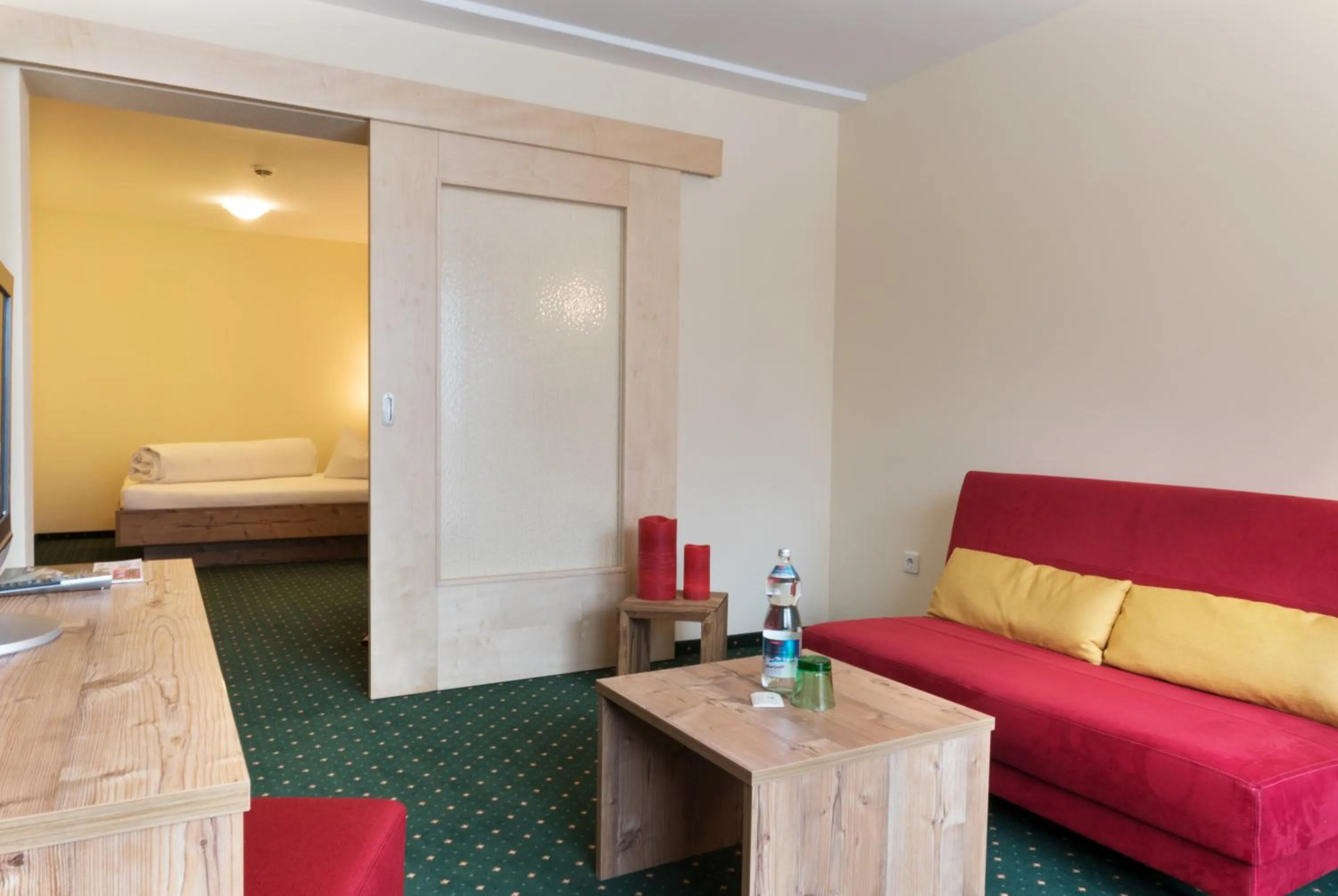 Living room, Bed in Hotel Waldcafe