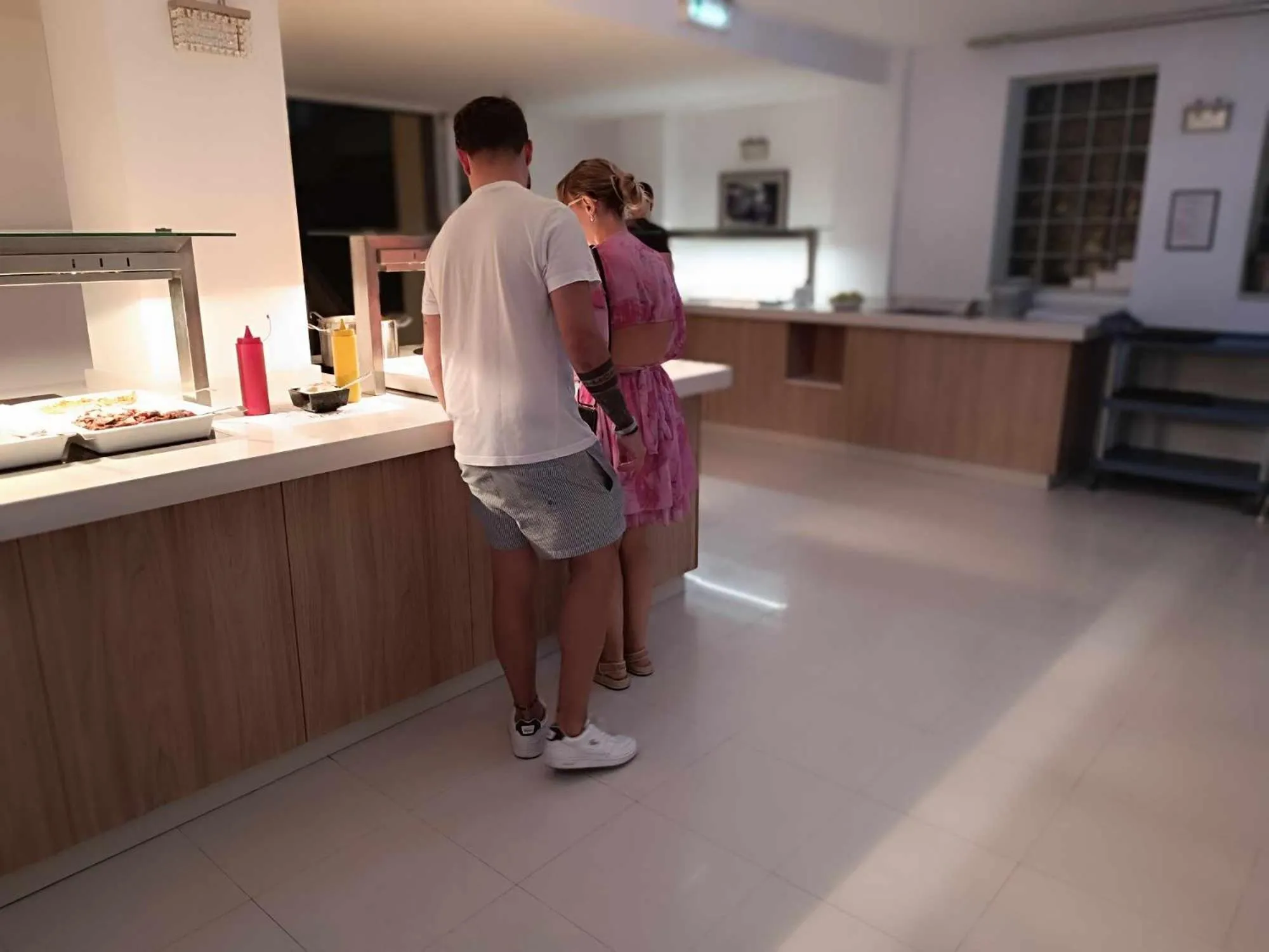 Restaurant/places to eat in Xidas Garden