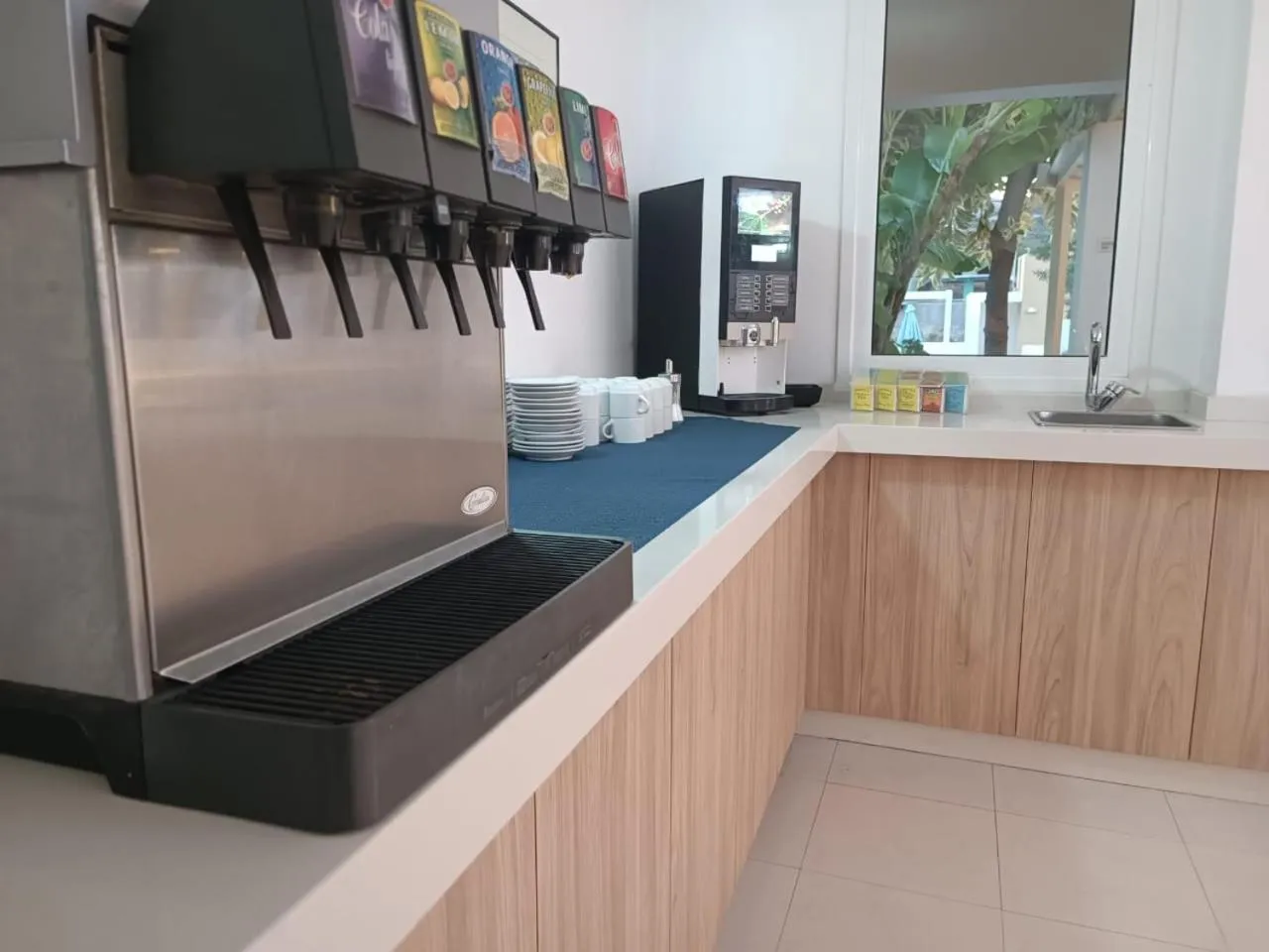 Restaurant/places to eat in Xidas Garden