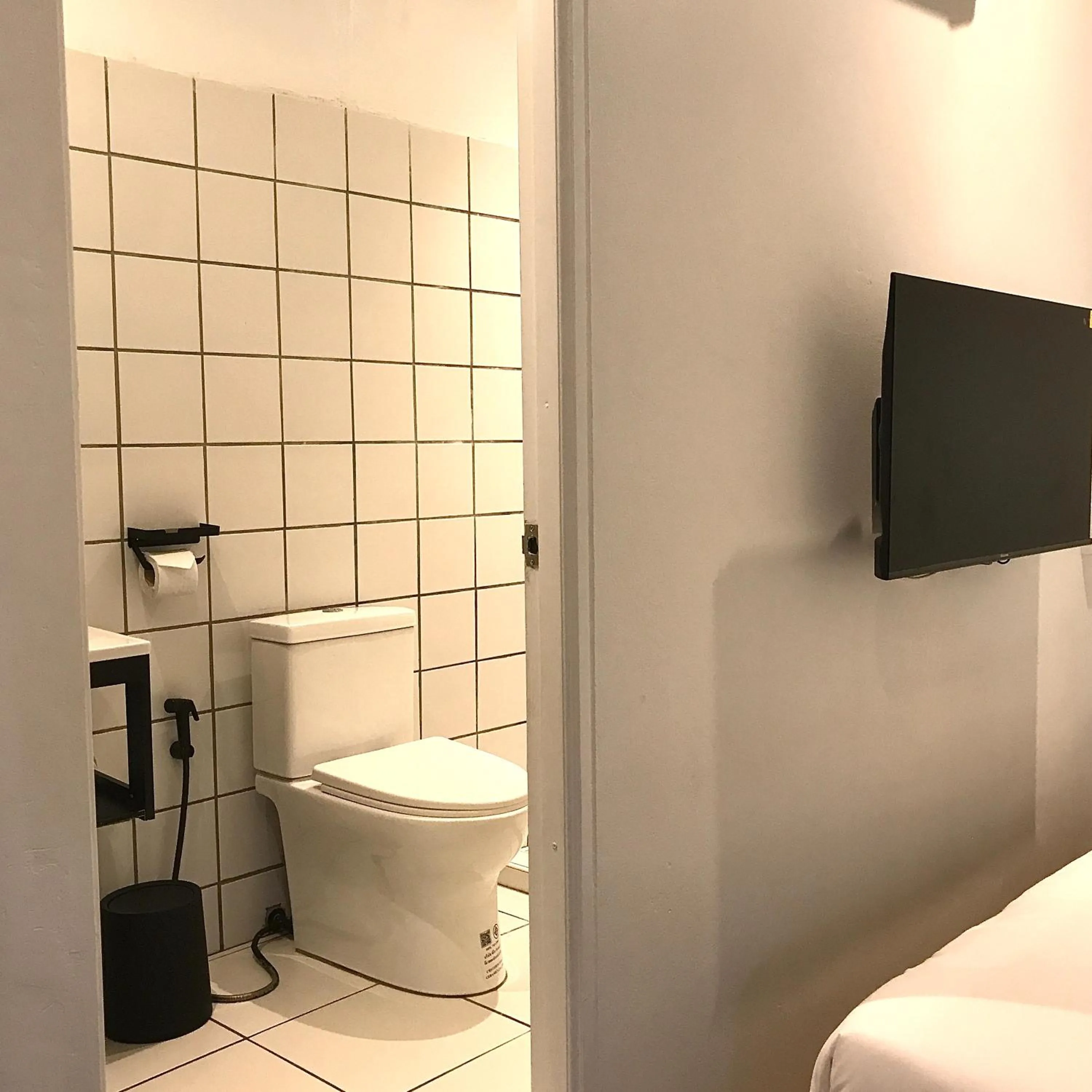 Bathroom in Beige Poshtels + Netflix