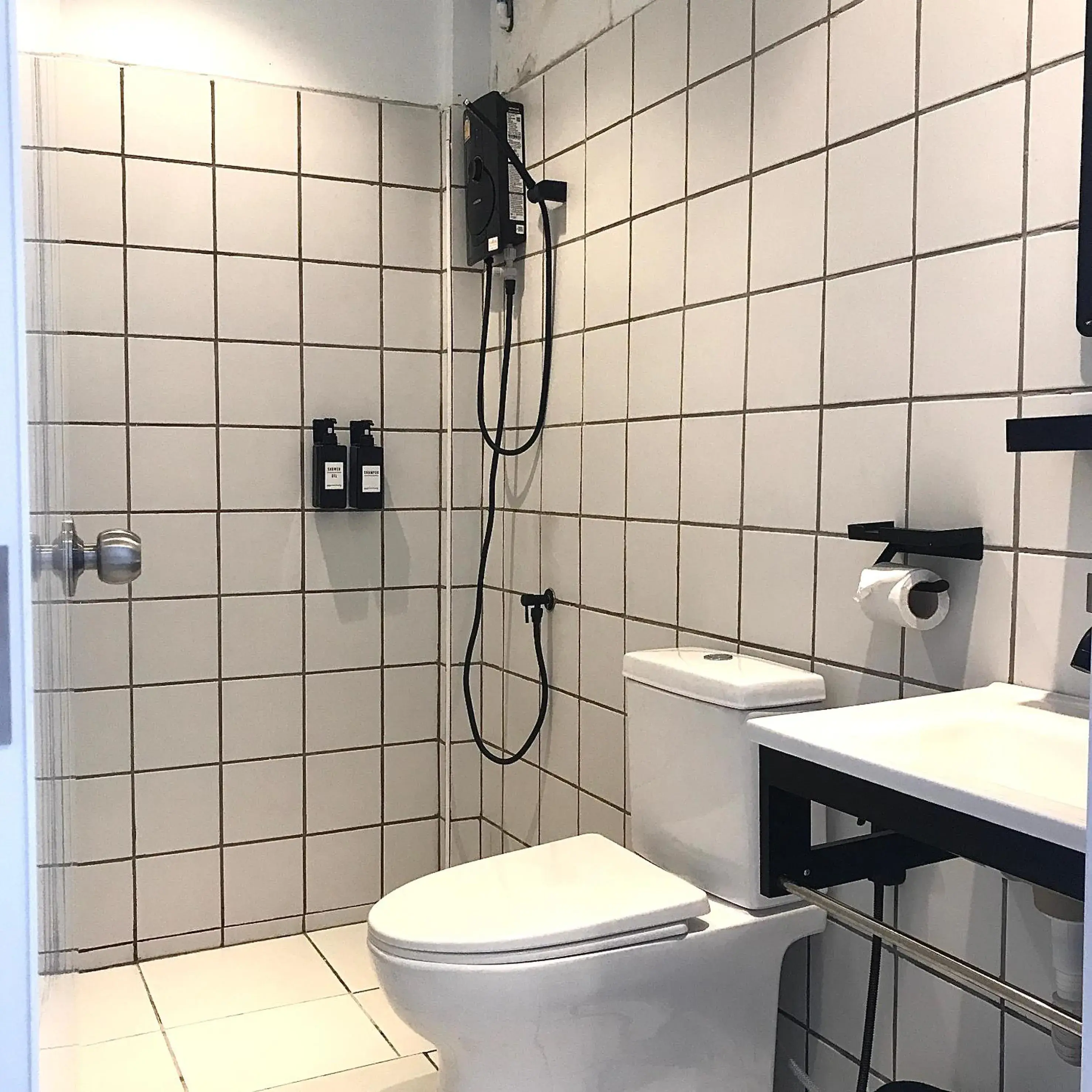 Standard Double Room in Beige Poshtels + Netflix Standard Double Room in Beige Poshtels + Netflix