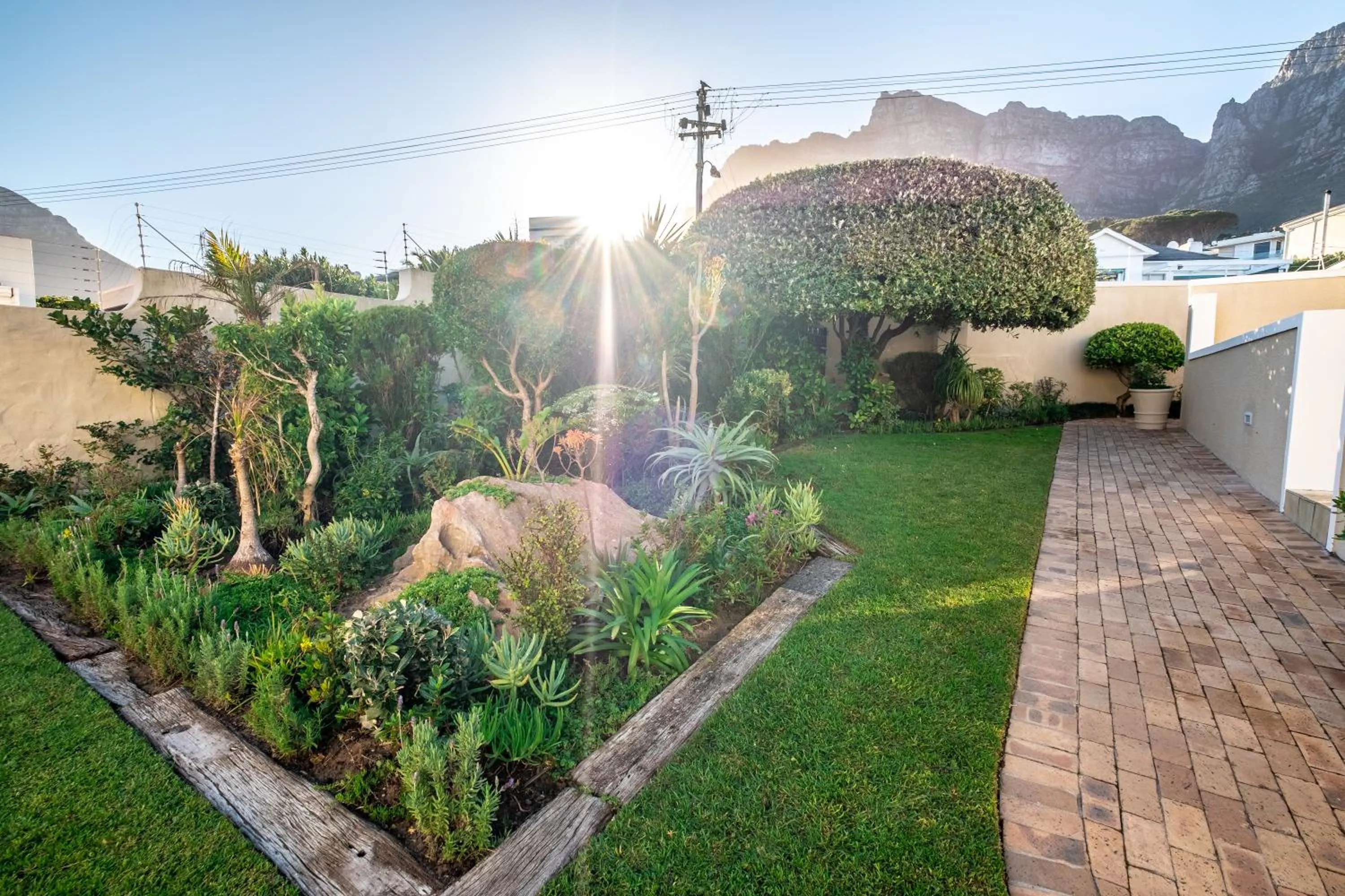 Garden in 3 On Camps Bay