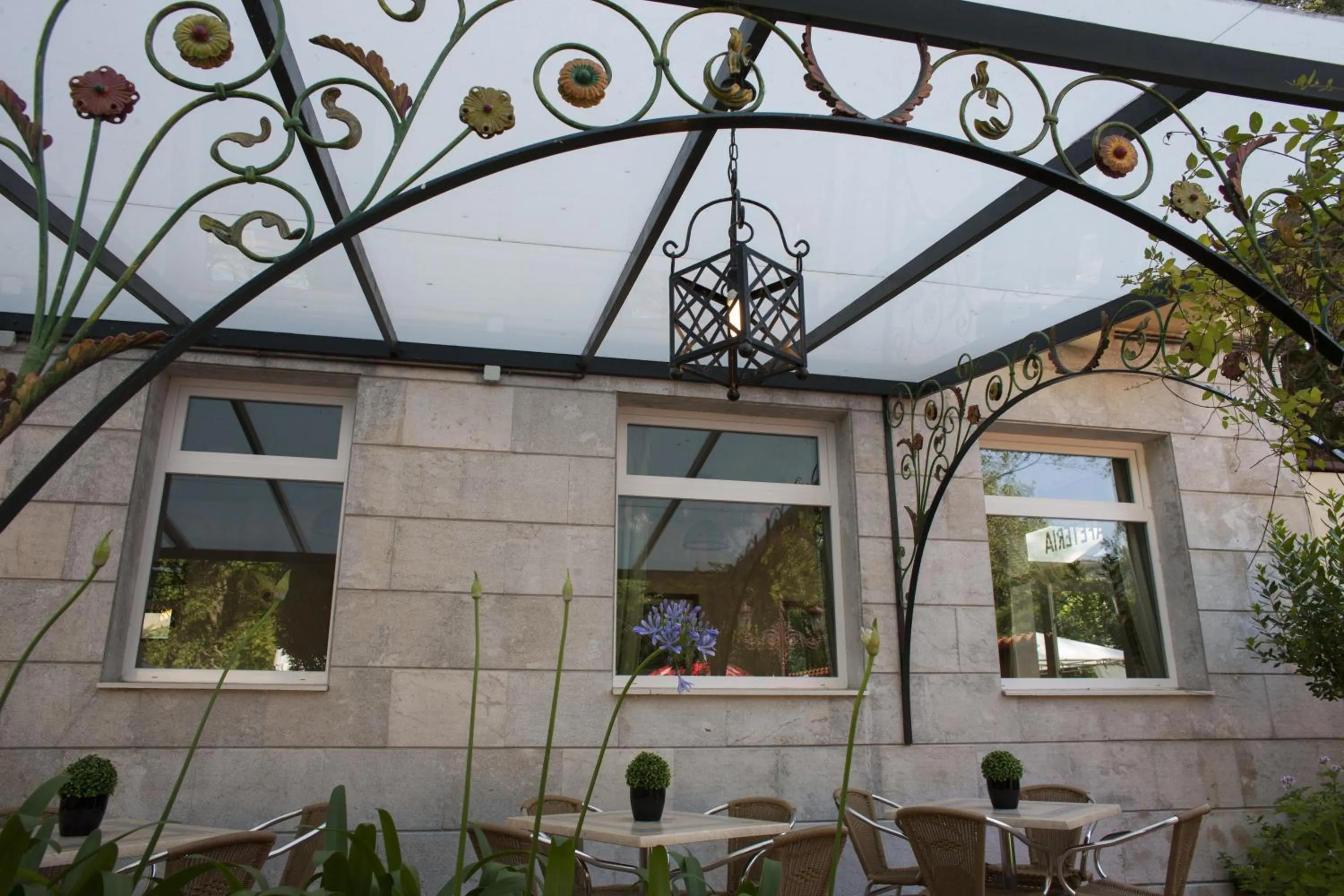 Restaurant/places to eat in Hotel Balneario De Alceda