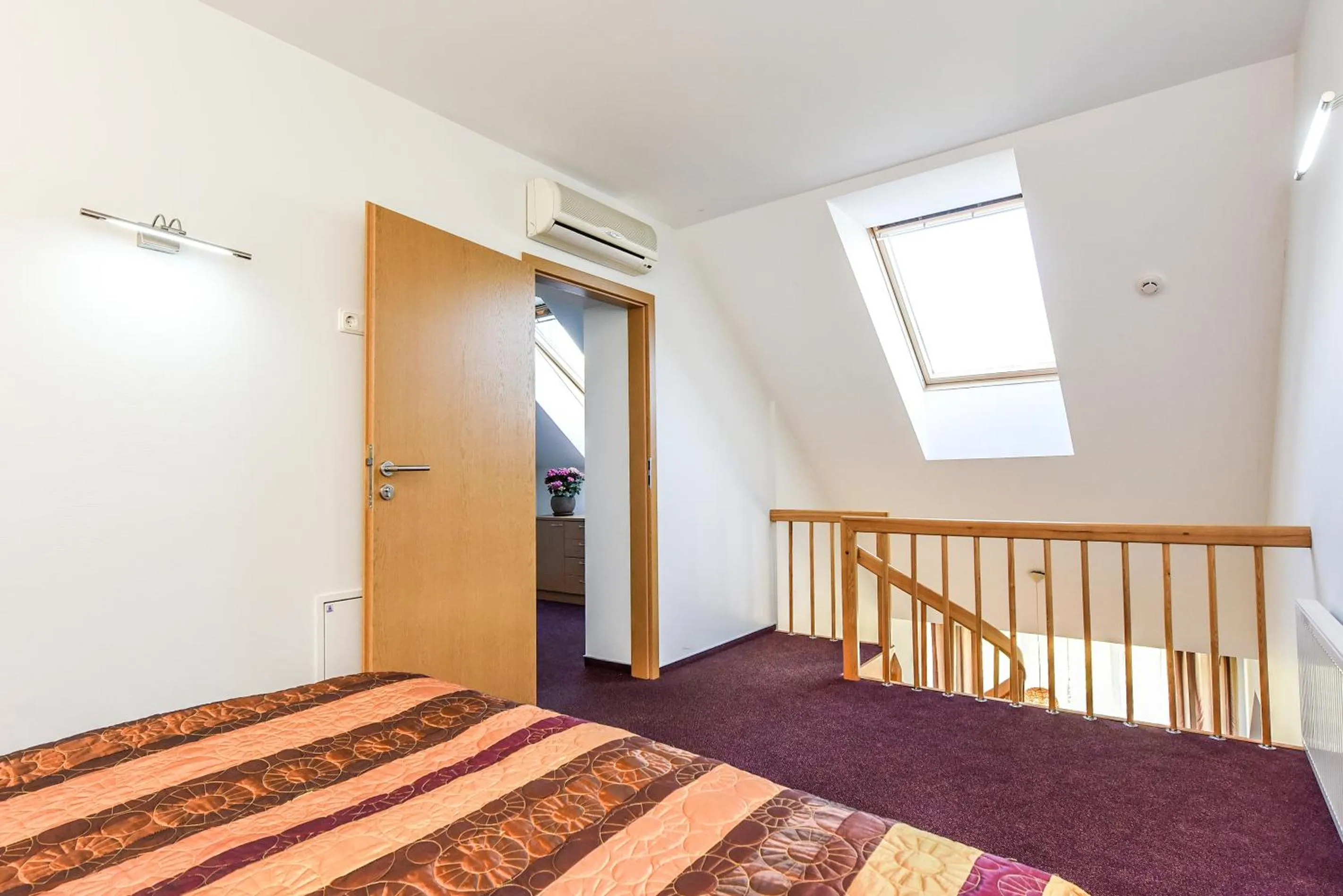 Bedroom, Bed in Muza Hotel