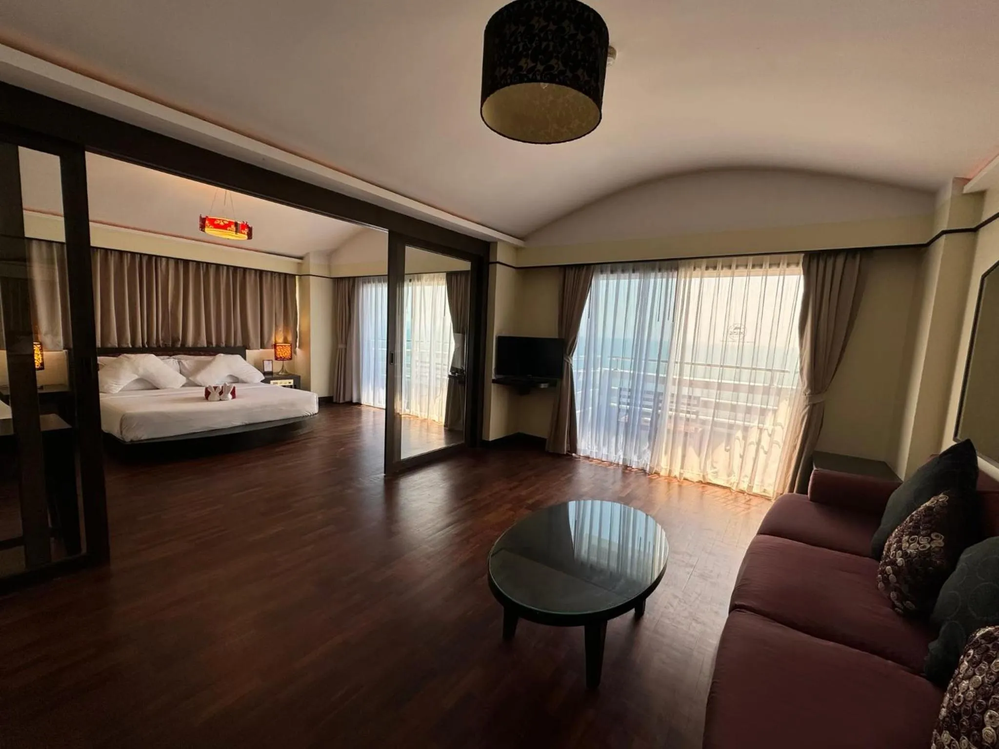 Bed in Grand Jomtien Palace Hotel - SHA Extra Plus