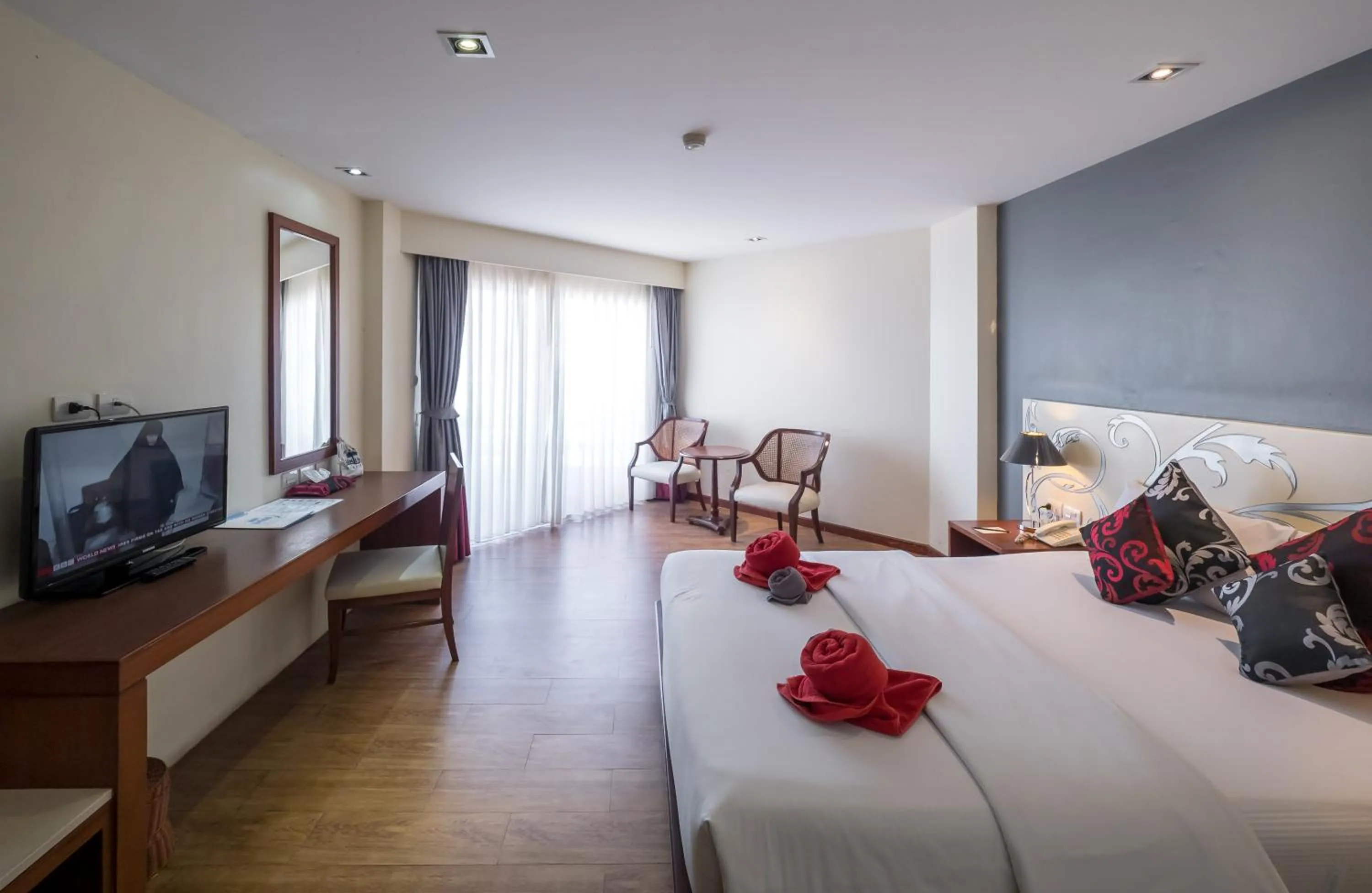 Bed in Grand Jomtien Palace Hotel - SHA Extra Plus