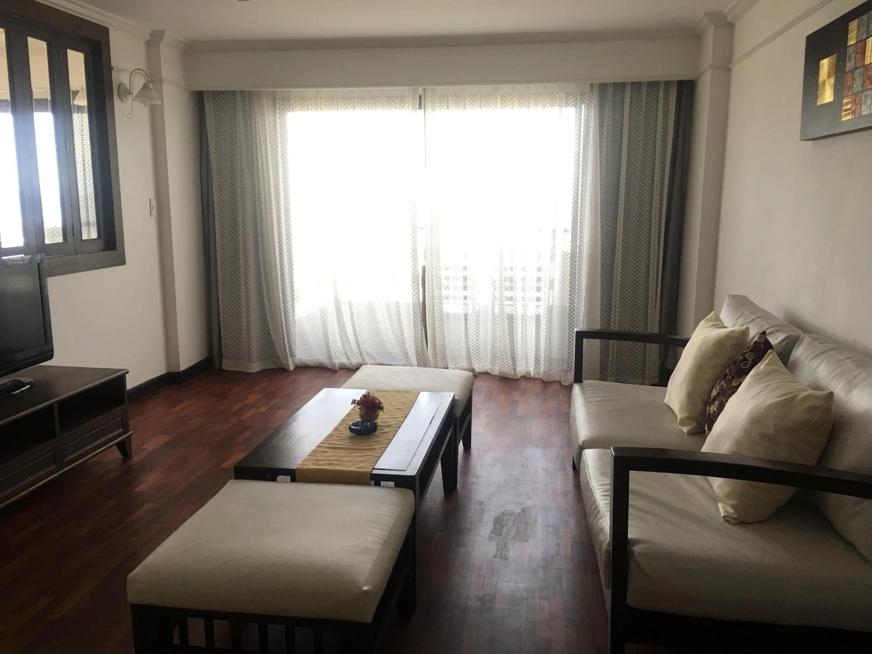 Seating area in Grand Jomtien Palace Hotel - SHA Extra Plus