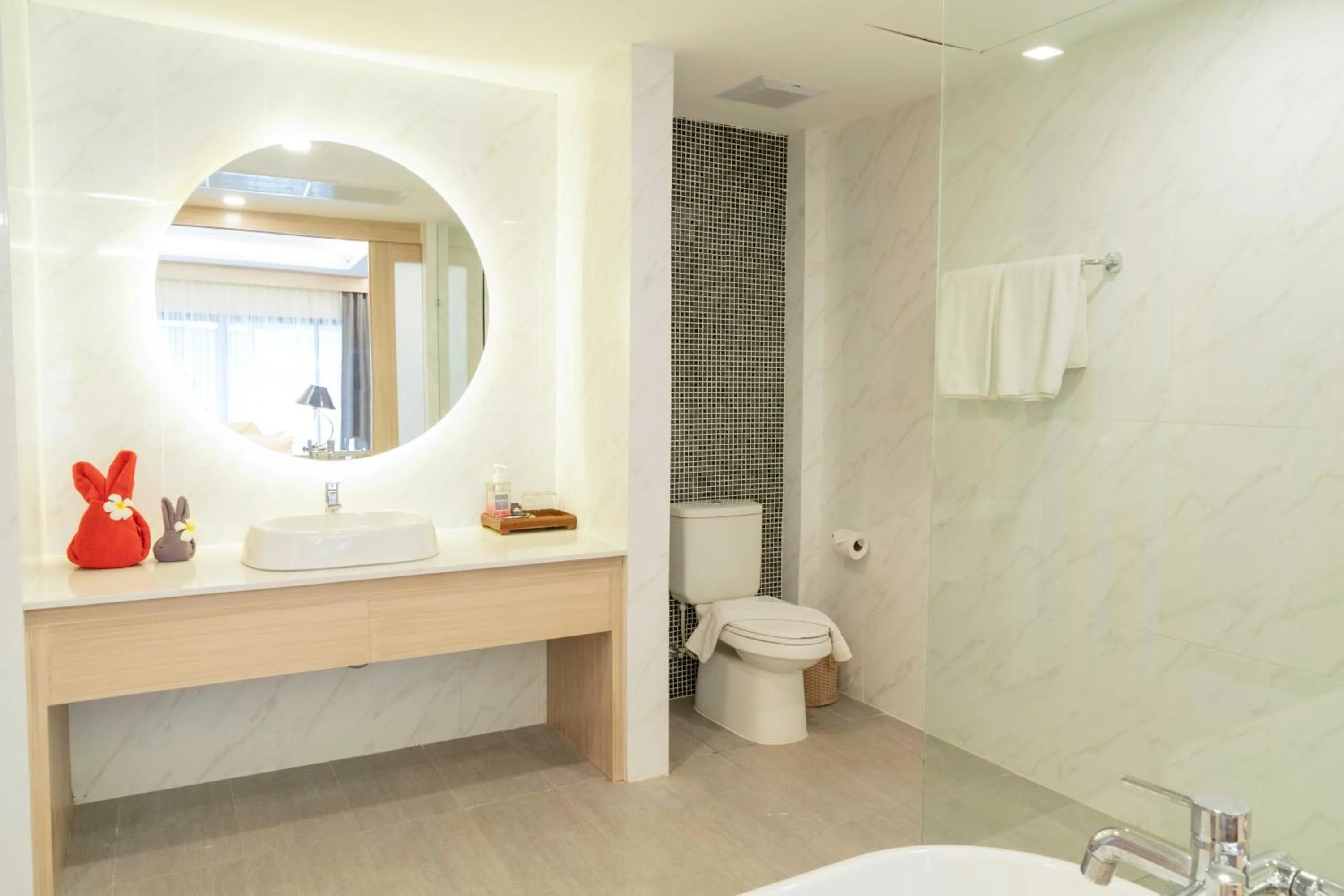 Shower in Grand Jomtien Palace Hotel - SHA Extra Plus