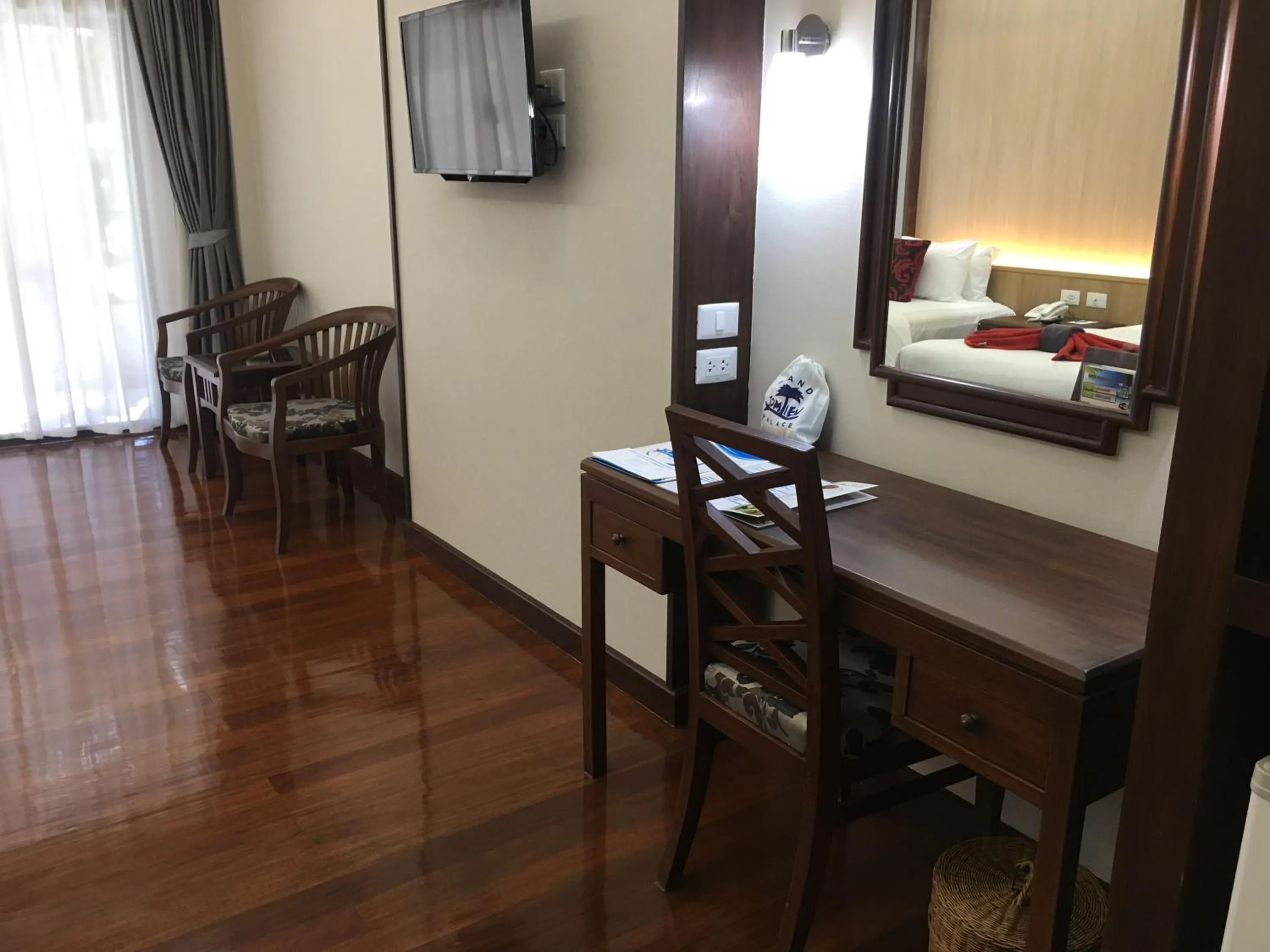 Patio, Bed in Grand Jomtien Palace Hotel - SHA Extra Plus