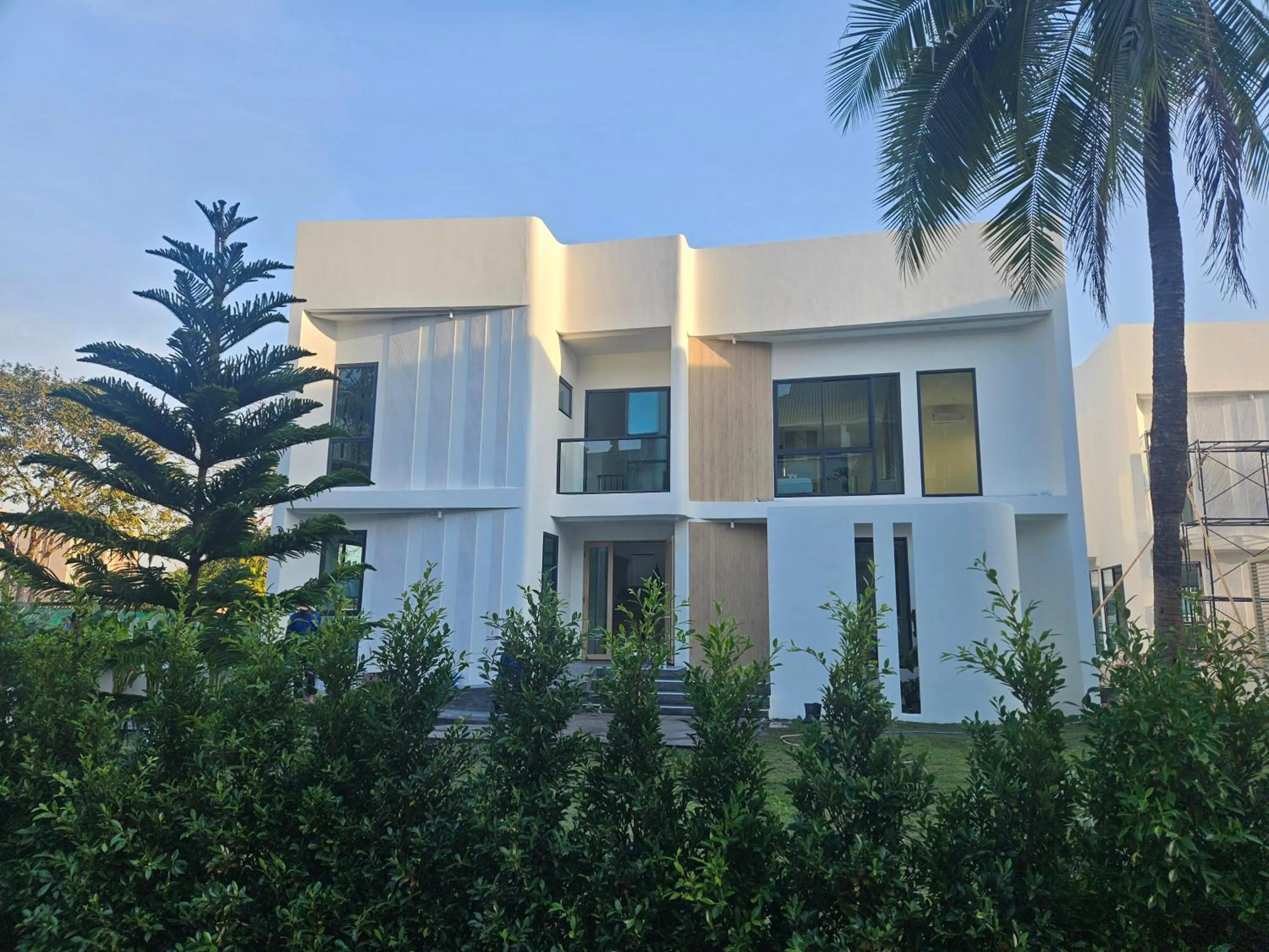 Property building in Grand Jomtien Palace Hotel - SHA Extra Plus