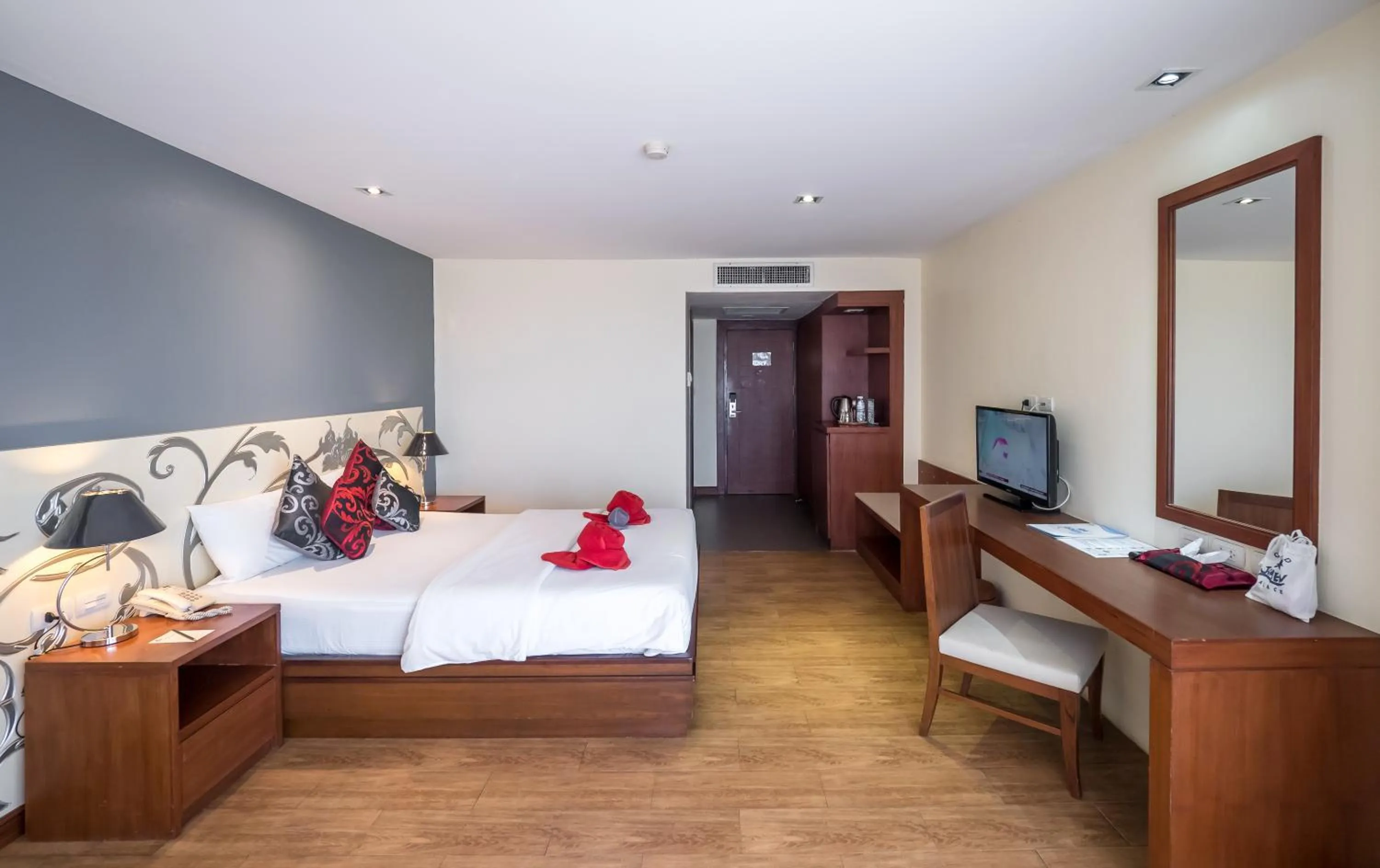 Bed in Grand Jomtien Palace Hotel - SHA Extra Plus