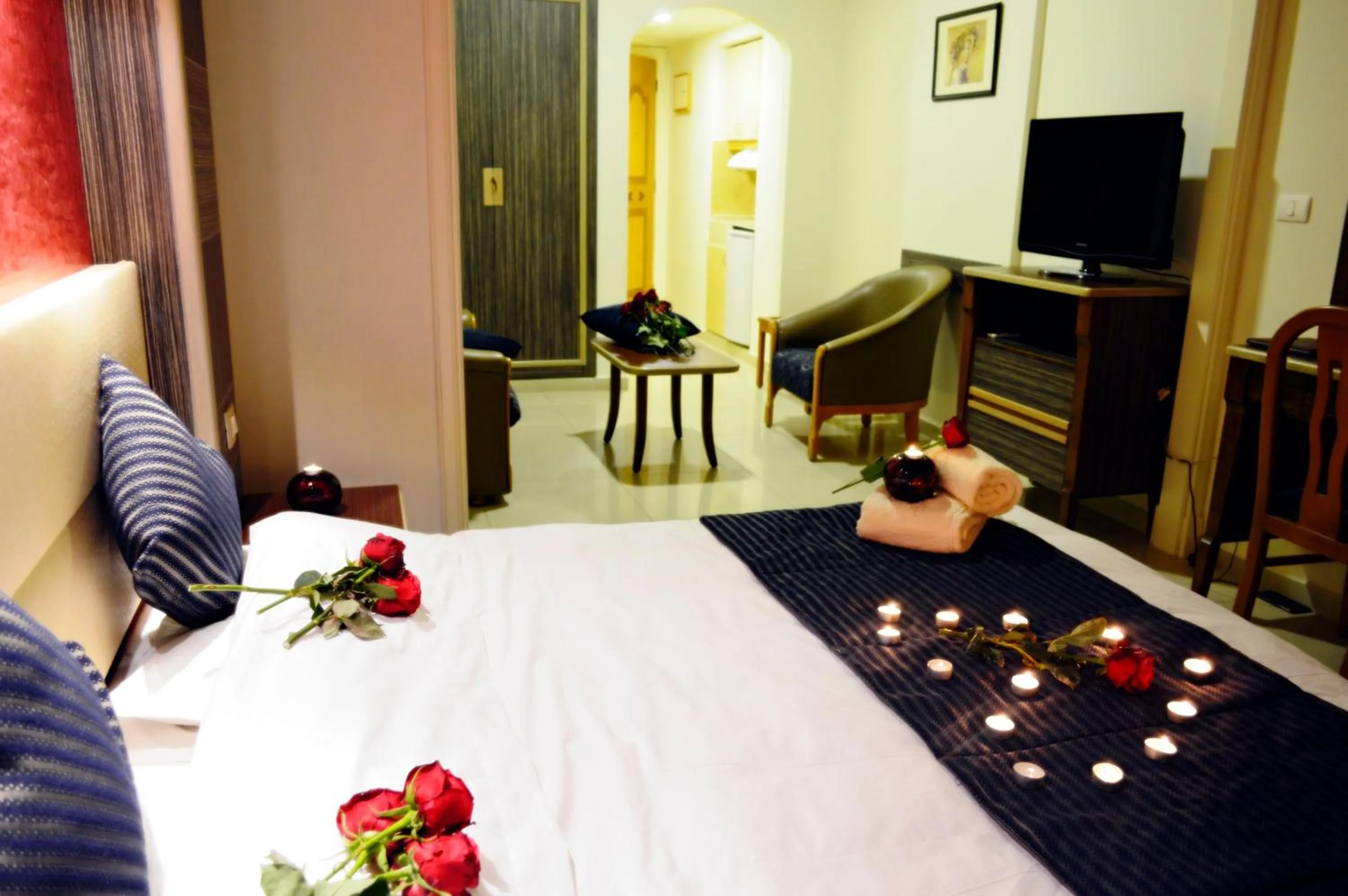 Bathroom, Bed in Elysee Residence