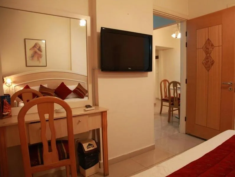 Bed in Elysee Residence