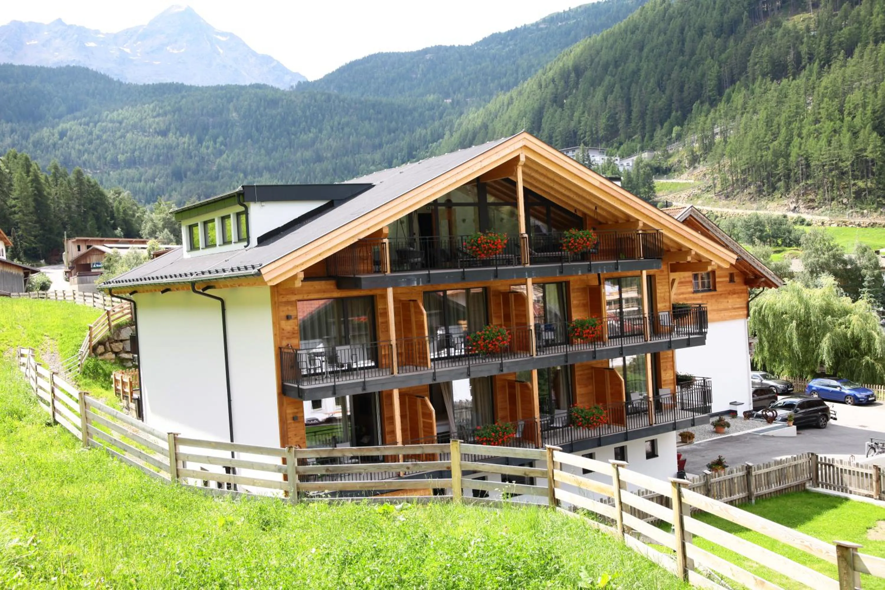 Property building in Urbanhof