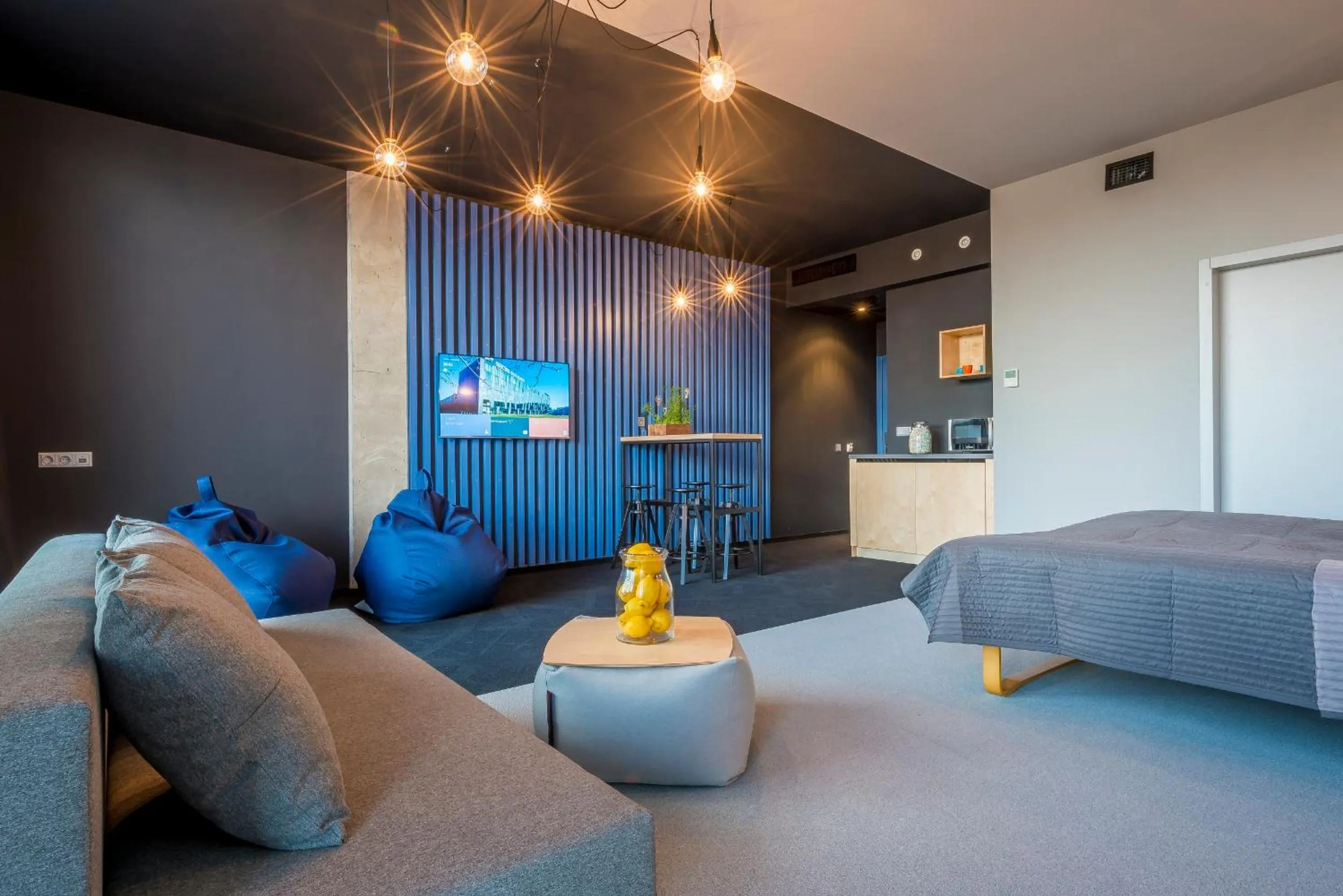 TV and multimedia in Urbihop Hotel