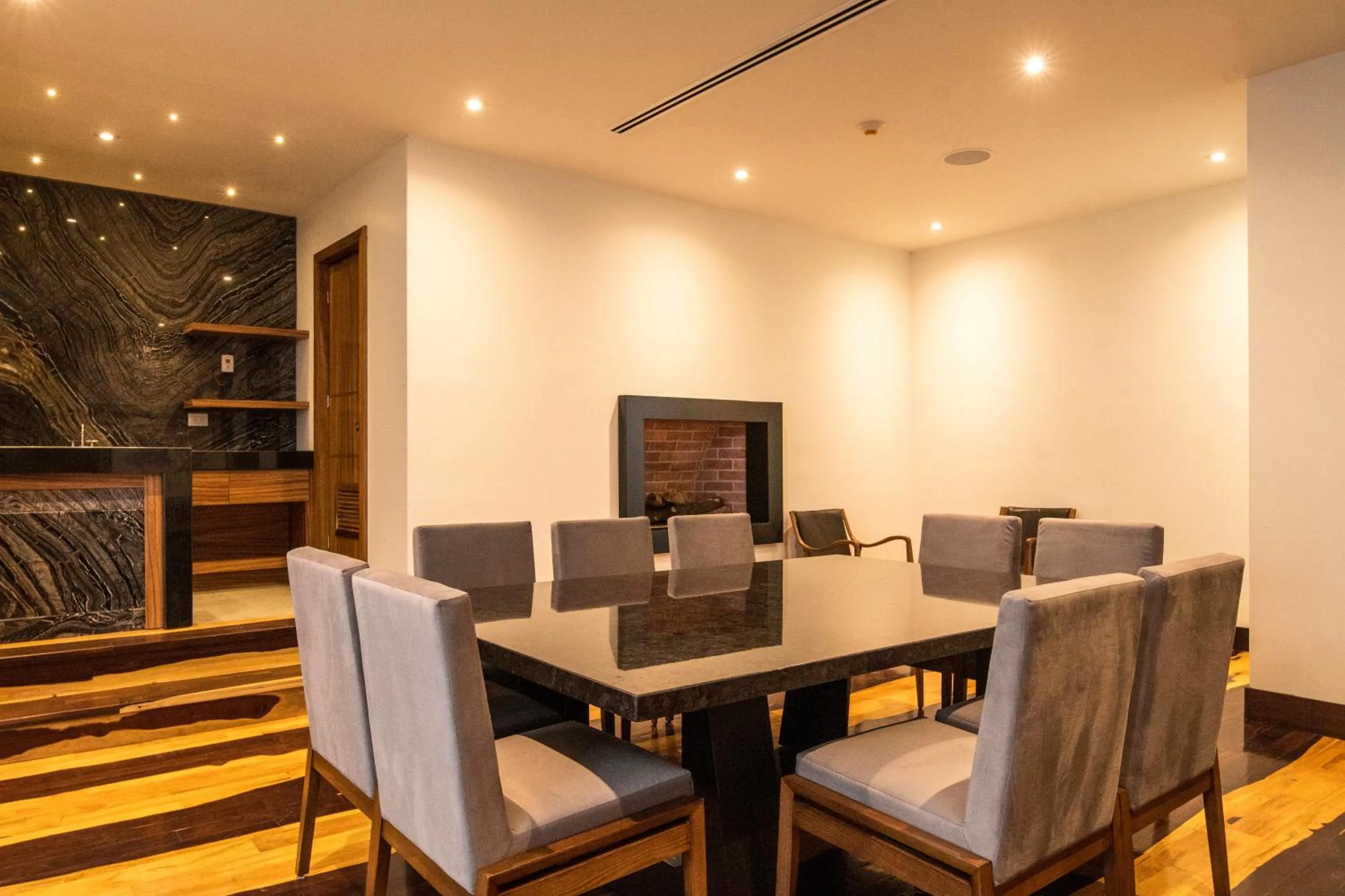 Business facilities in Marsella 45